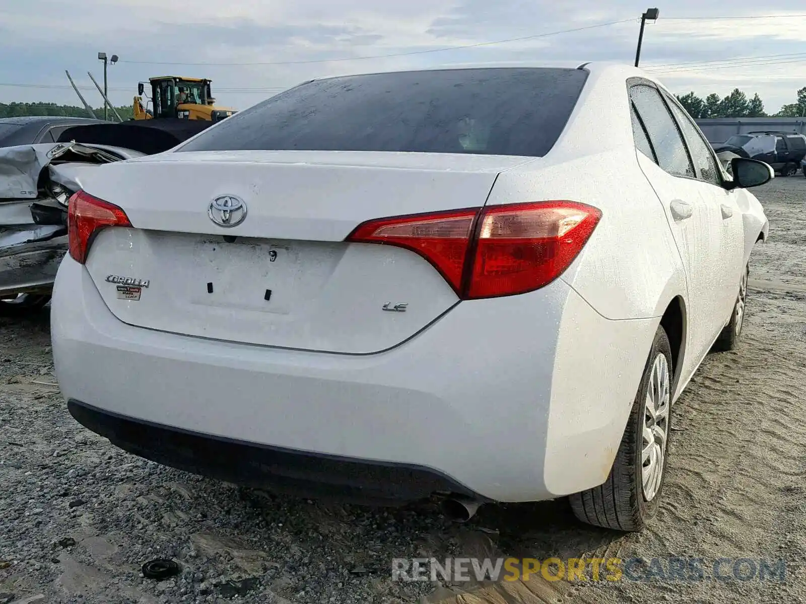 4 Photograph of a damaged car 2T1BURHE4KC215522 TOYOTA COROLLA 2019