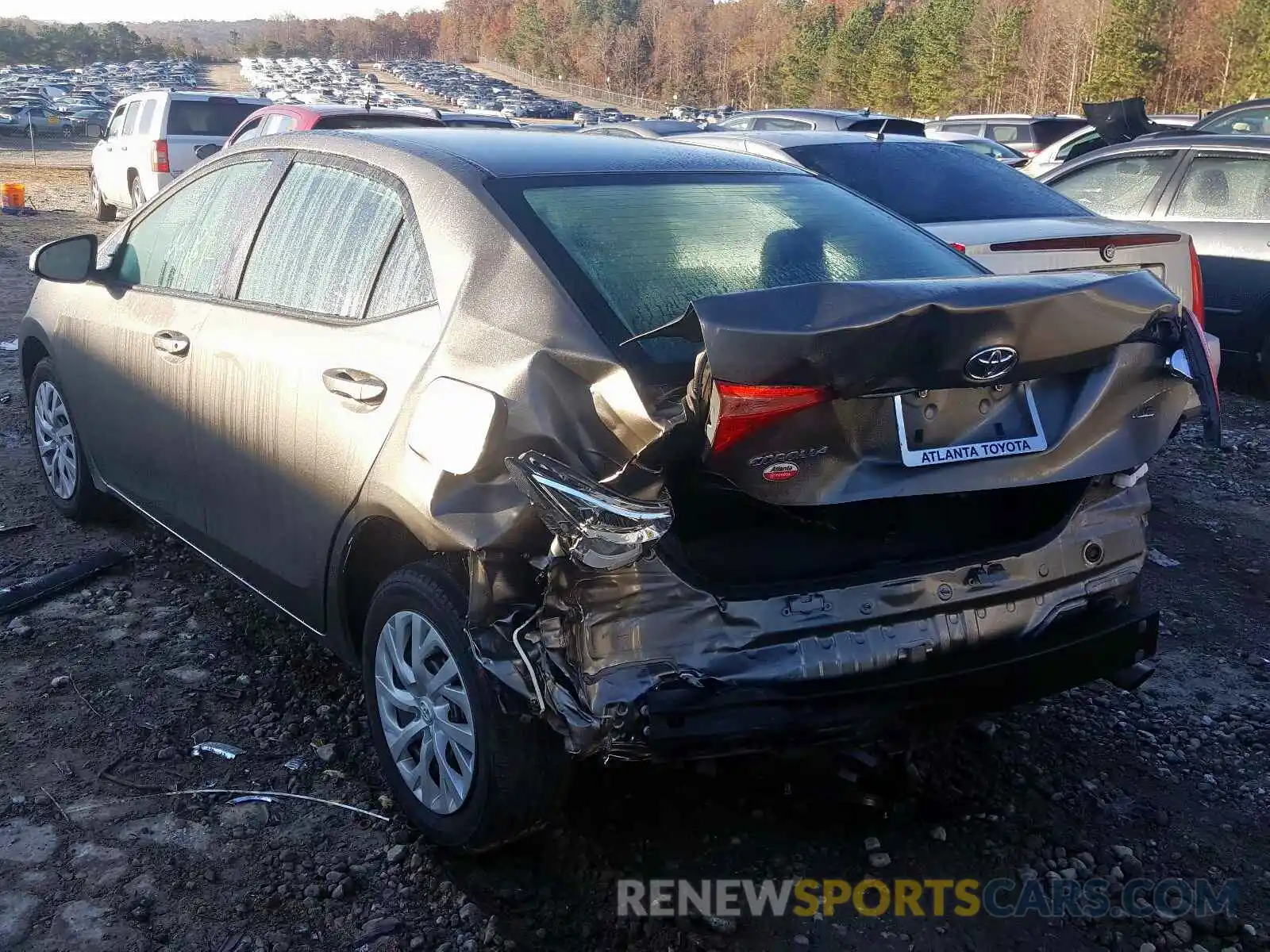 3 Photograph of a damaged car 2T1BURHE4KC215732 TOYOTA COROLLA 2019