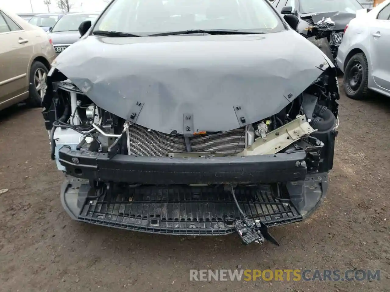 9 Photograph of a damaged car 2T1BURHE4KC217304 TOYOTA COROLLA 2019