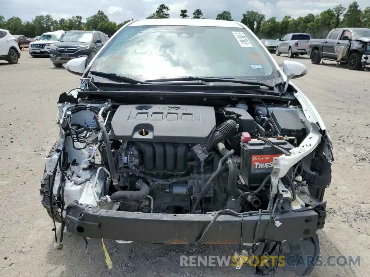 9 Photograph of a damaged car 2T1BURHE4KC217948 TOYOTA COROLLA 2019