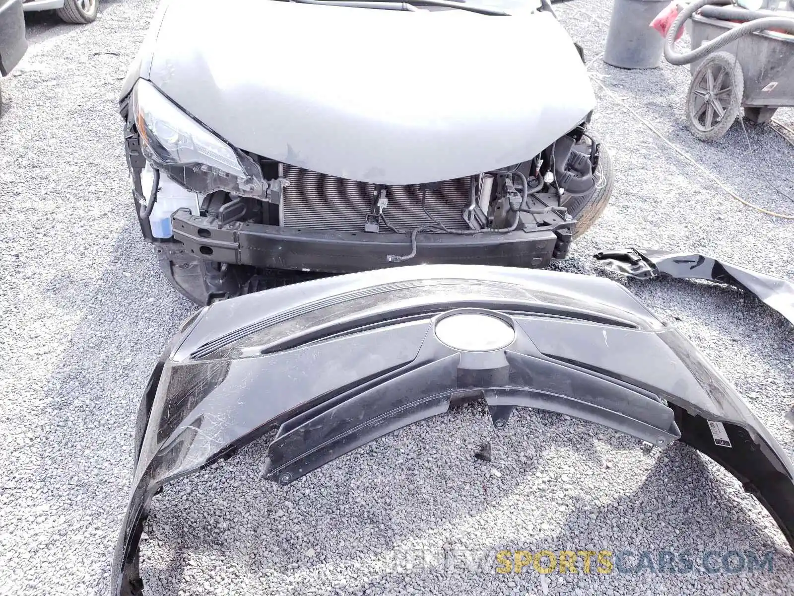 9 Photograph of a damaged car 2T1BURHE4KC219022 TOYOTA COROLLA 2019