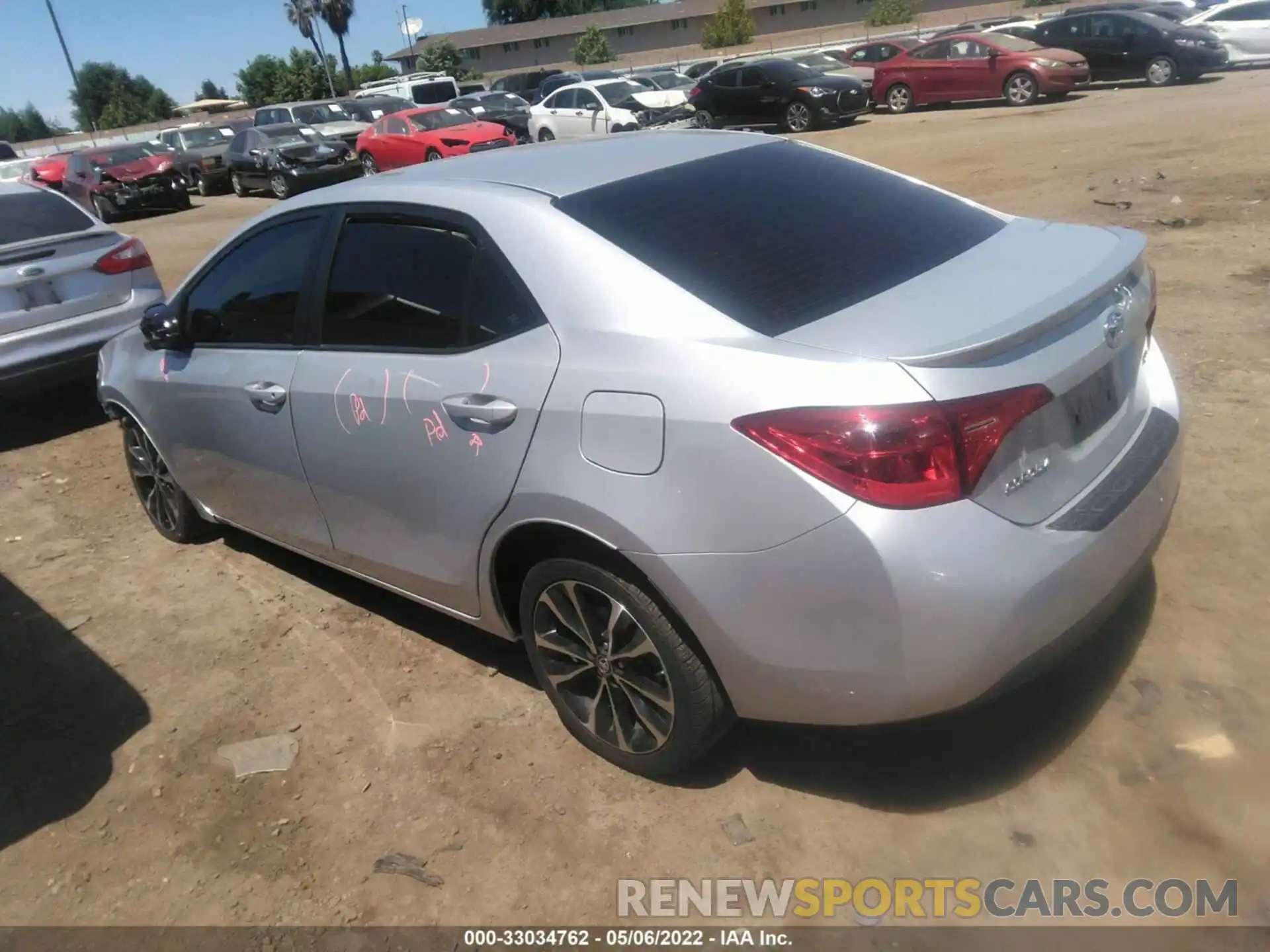 3 Photograph of a damaged car 2T1BURHE4KC219943 TOYOTA COROLLA 2019