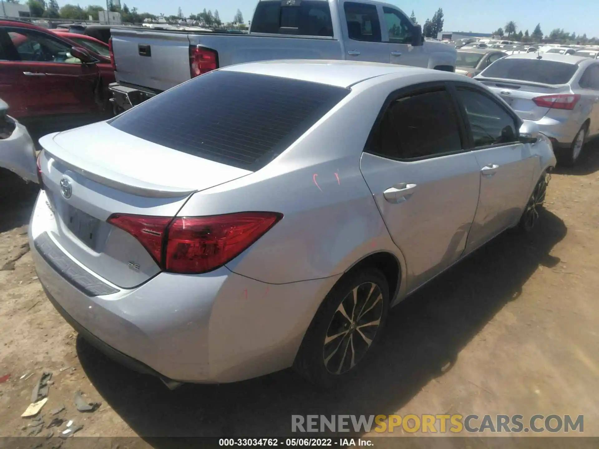 4 Photograph of a damaged car 2T1BURHE4KC219943 TOYOTA COROLLA 2019