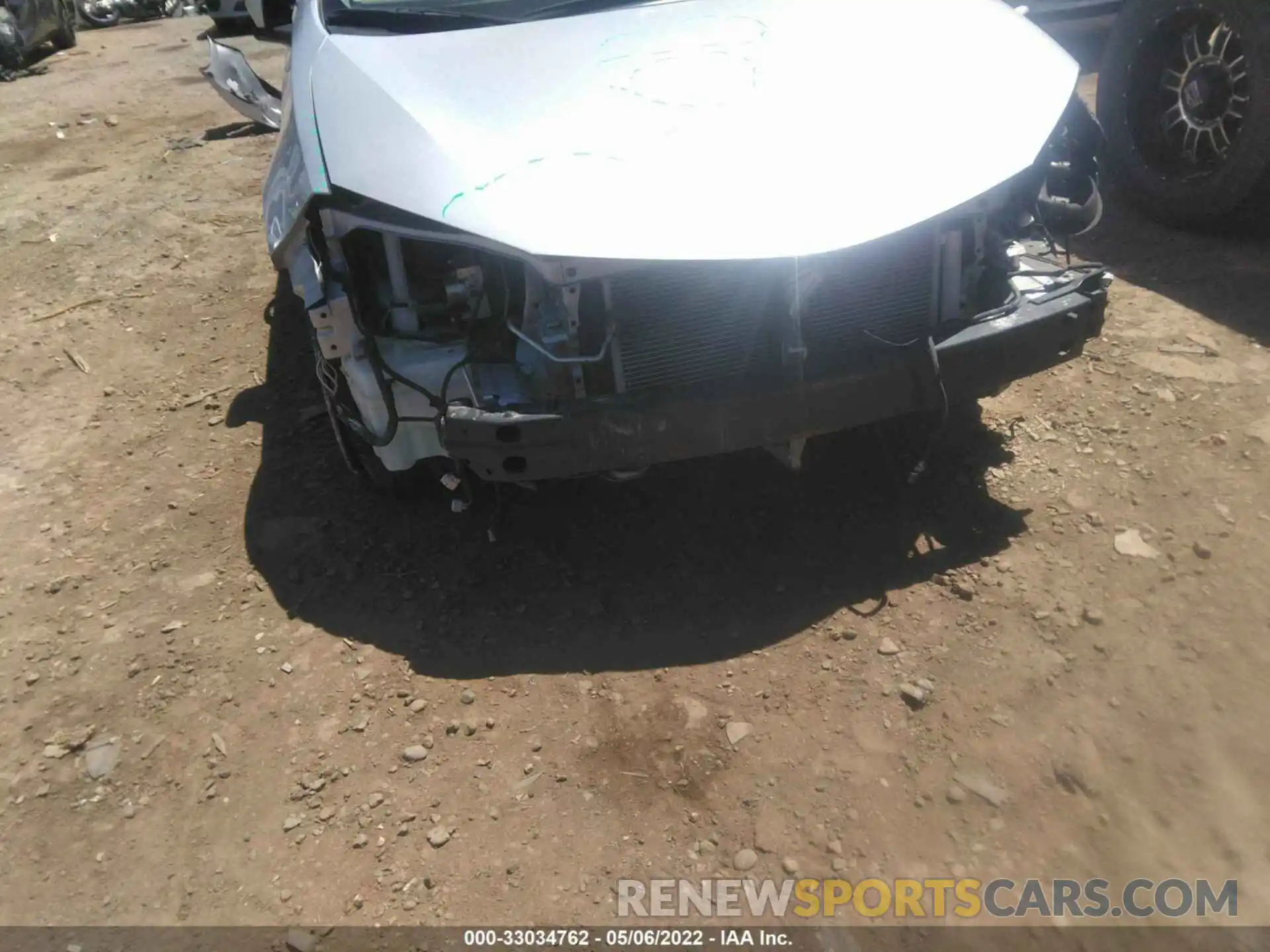 6 Photograph of a damaged car 2T1BURHE4KC219943 TOYOTA COROLLA 2019