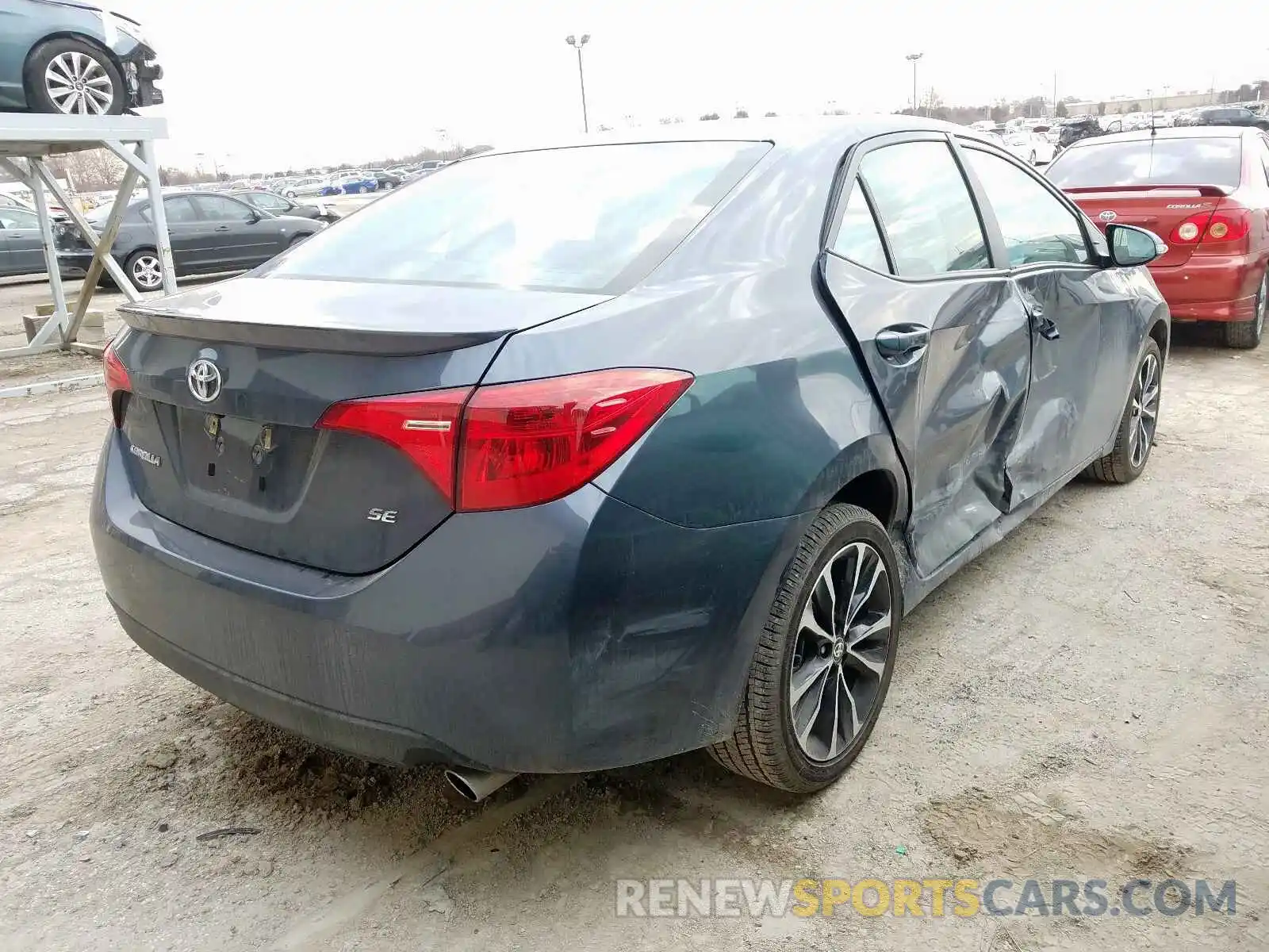 4 Photograph of a damaged car 2T1BURHE4KC220168 TOYOTA COROLLA 2019