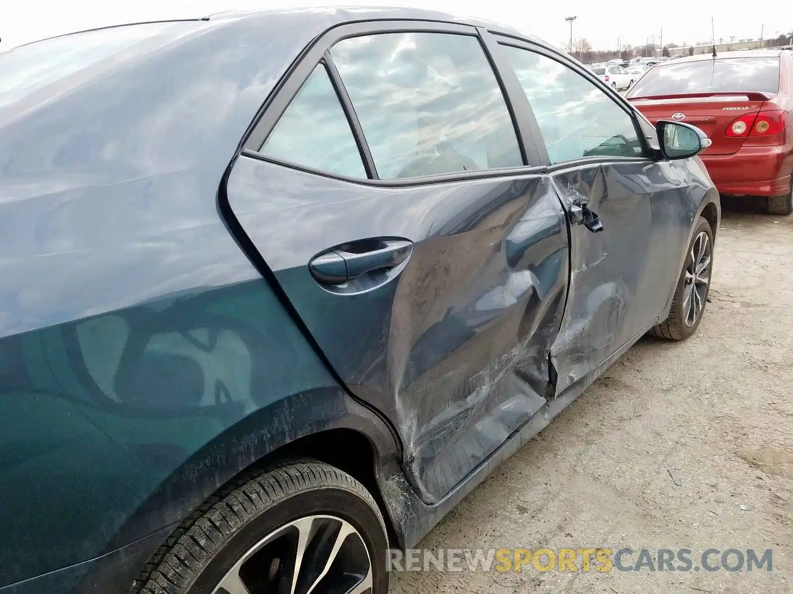 9 Photograph of a damaged car 2T1BURHE4KC220168 TOYOTA COROLLA 2019