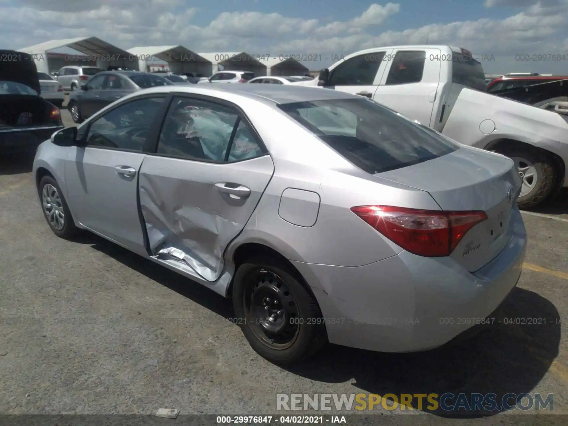 3 Photograph of a damaged car 2T1BURHE4KC221613 TOYOTA COROLLA 2019