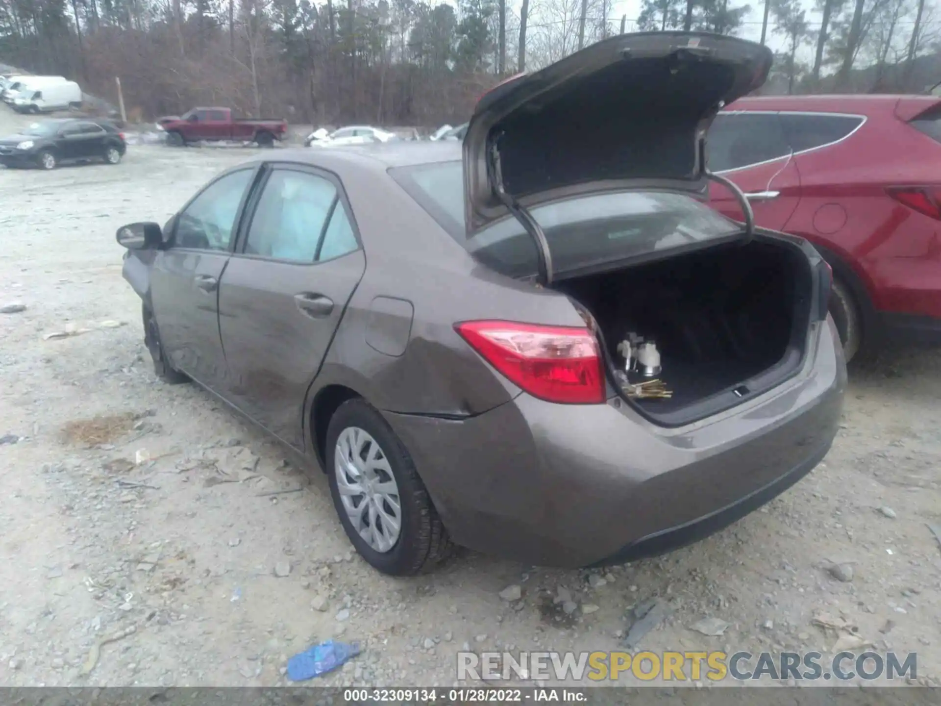 3 Photograph of a damaged car 2T1BURHE4KC221661 TOYOTA COROLLA 2019