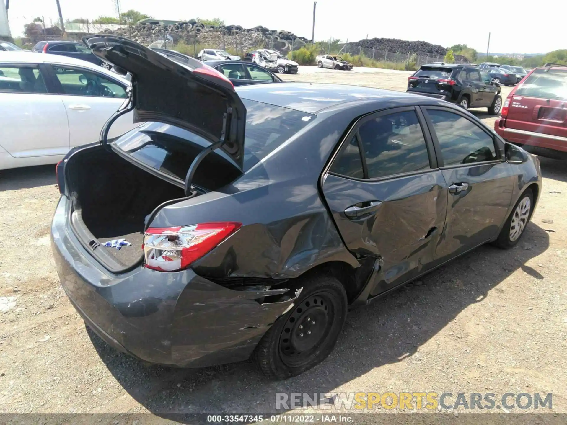 4 Photograph of a damaged car 2T1BURHE4KC222101 TOYOTA COROLLA 2019