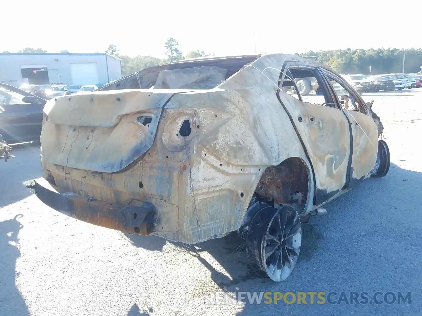 4 Photograph of a damaged car 2T1BURHE4KC223720 TOYOTA COROLLA 2019