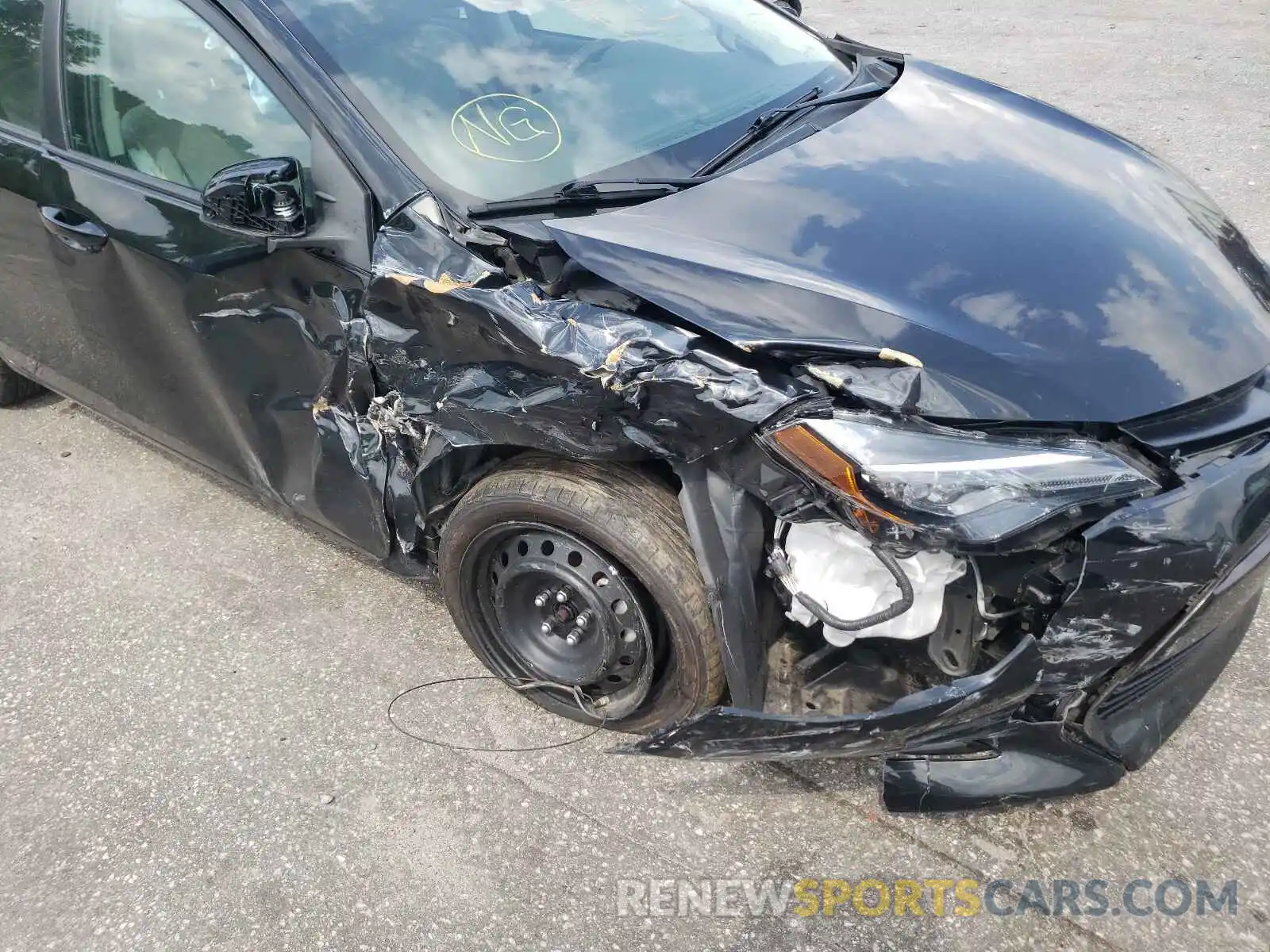 9 Photograph of a damaged car 2T1BURHE4KC224995 TOYOTA COROLLA 2019