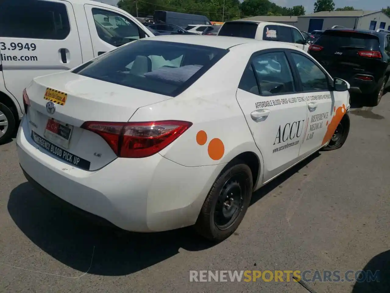 4 Photograph of a damaged car 2T1BURHE4KC225550 TOYOTA COROLLA 2019