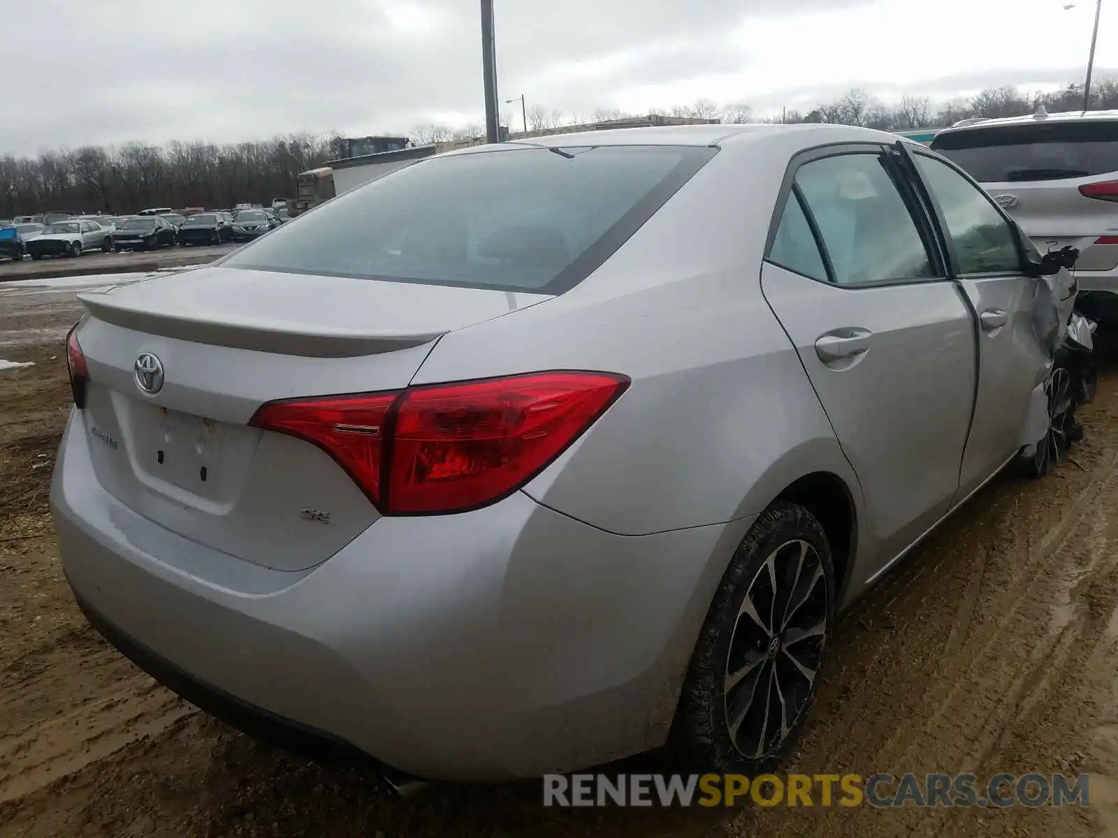 4 Photograph of a damaged car 2T1BURHE4KC225970 TOYOTA COROLLA 2019