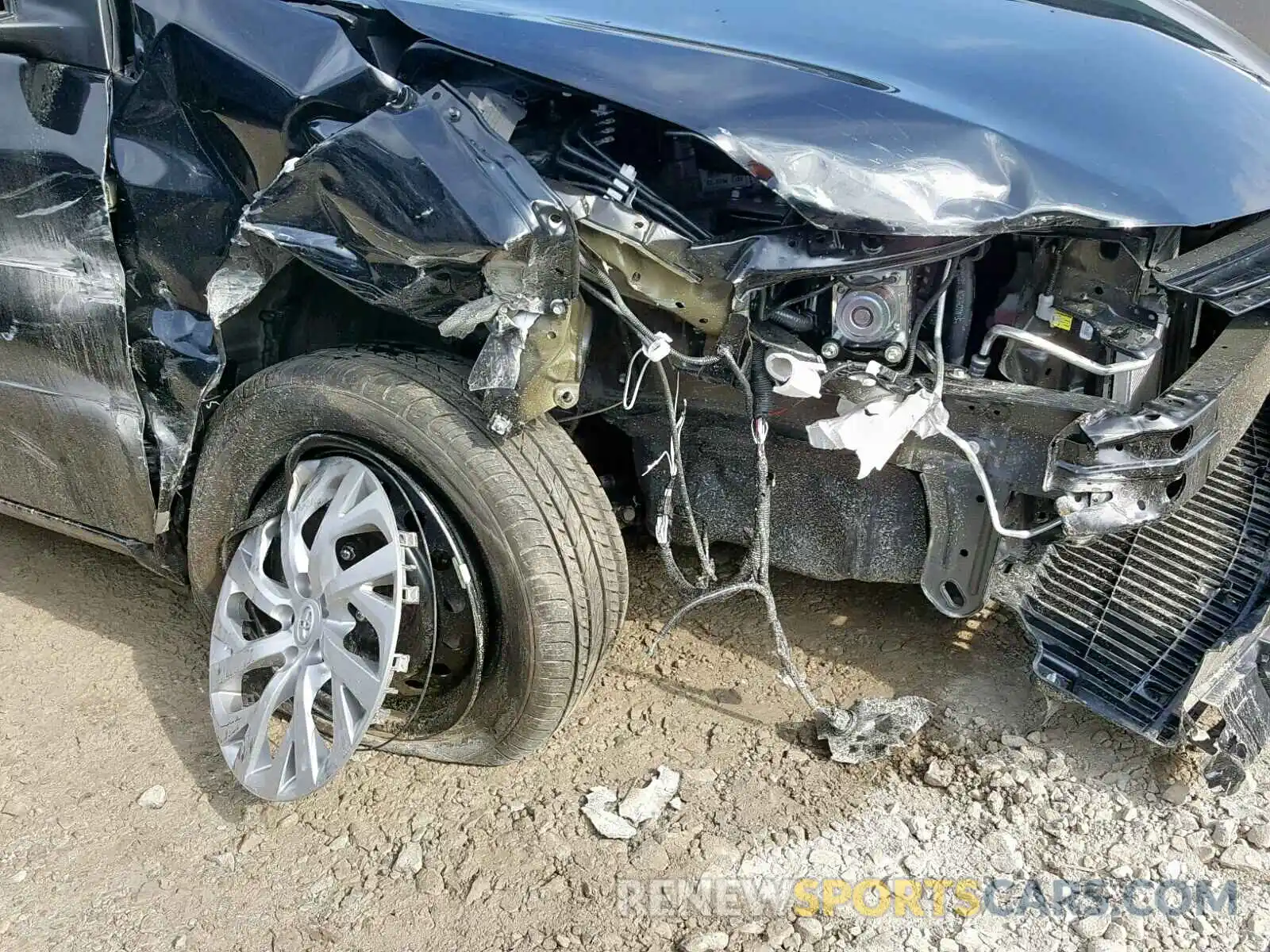 9 Photograph of a damaged car 2T1BURHE4KC228044 TOYOTA COROLLA 2019