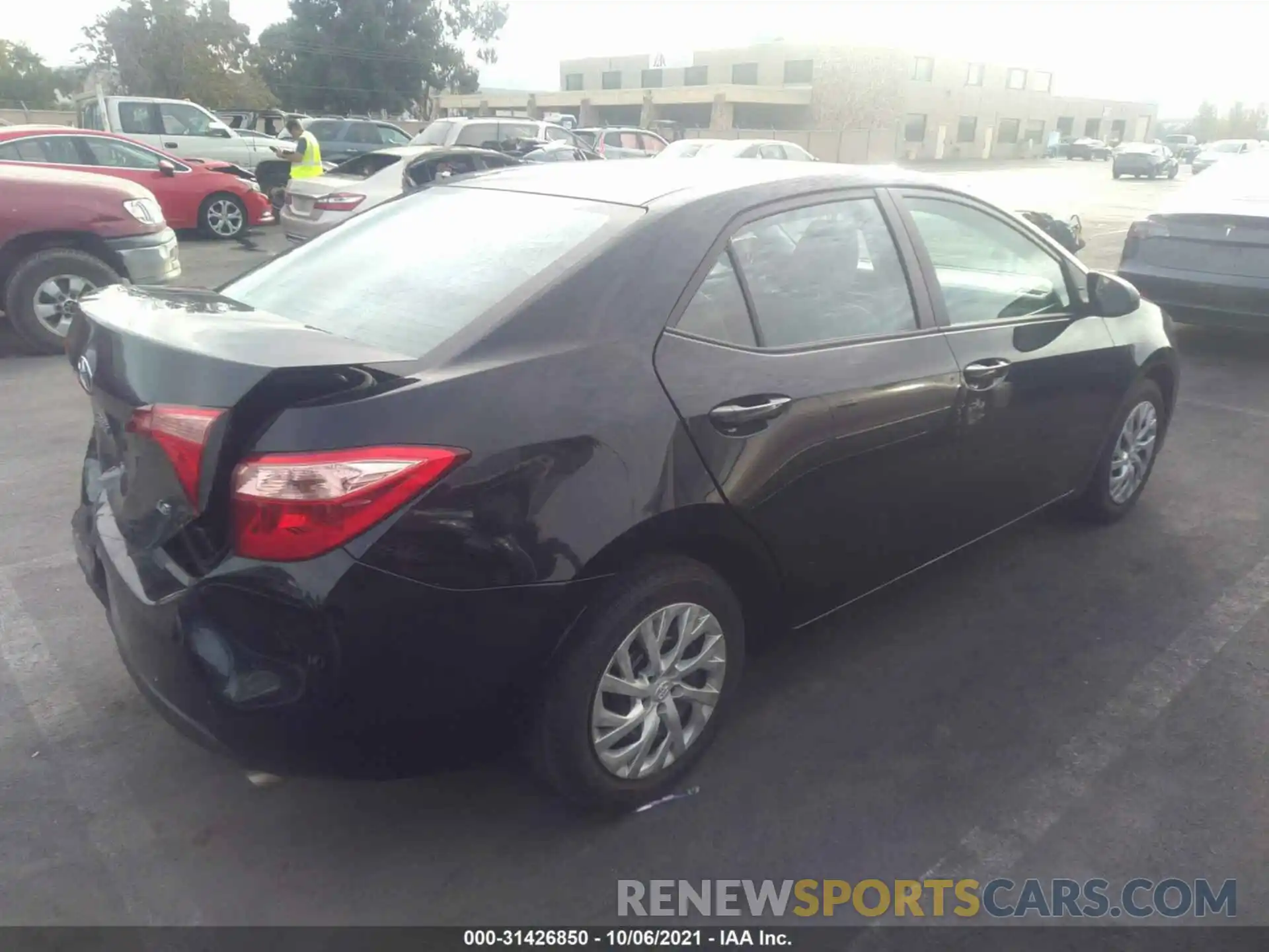 4 Photograph of a damaged car 2T1BURHE4KC228108 TOYOTA COROLLA 2019