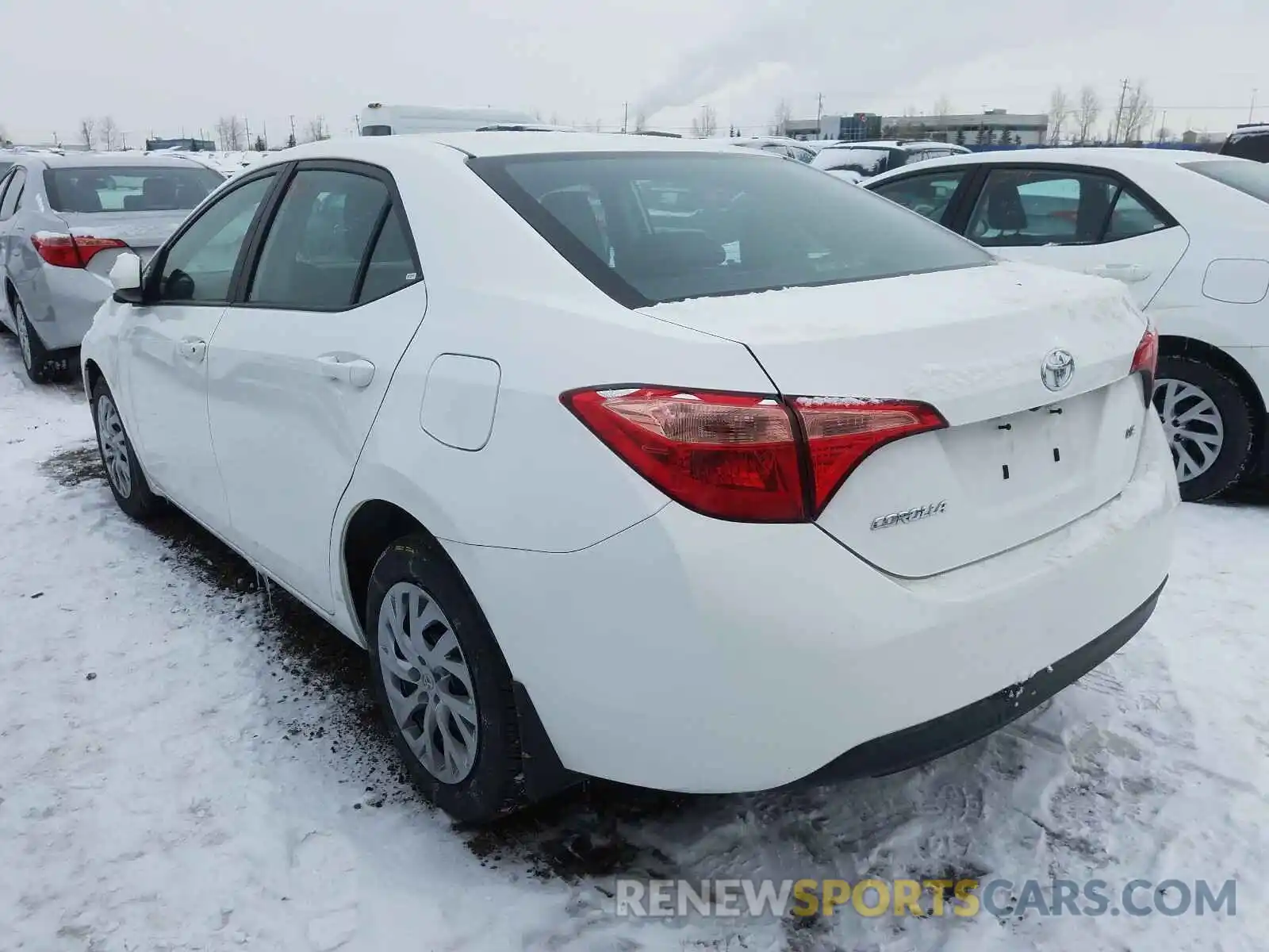 3 Photograph of a damaged car 2T1BURHE4KC228125 TOYOTA COROLLA 2019