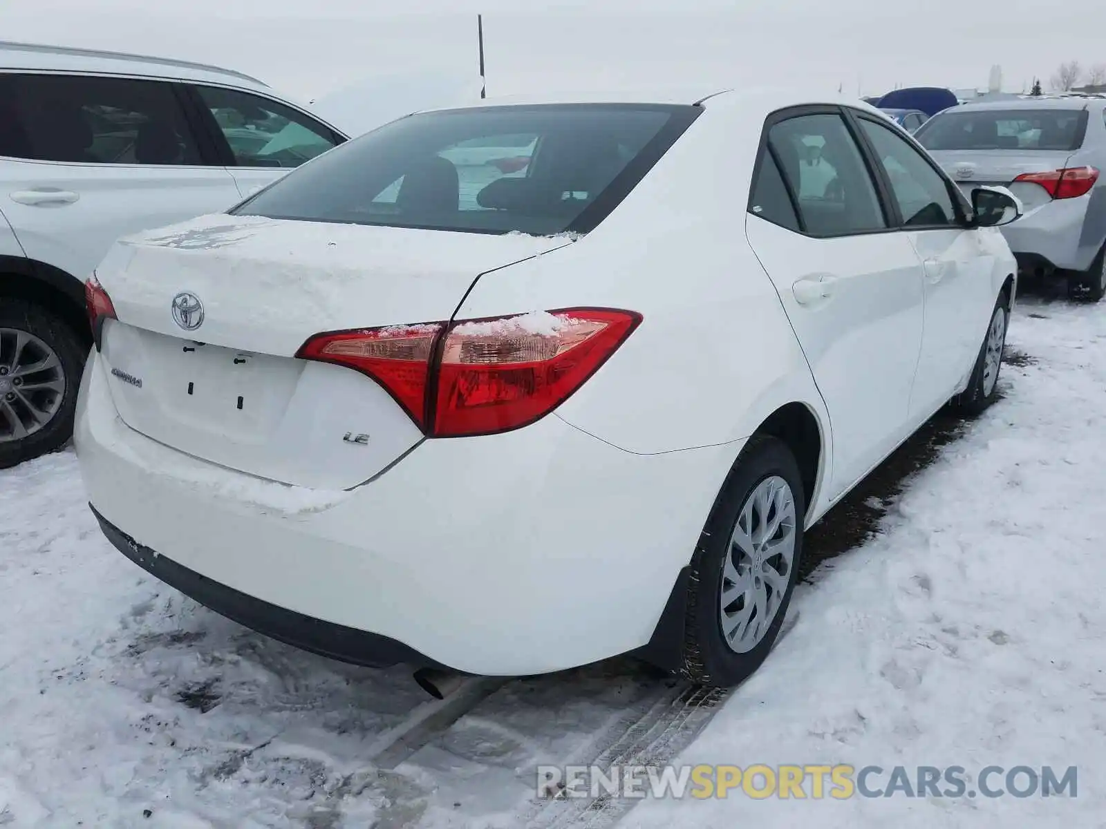 4 Photograph of a damaged car 2T1BURHE4KC228125 TOYOTA COROLLA 2019