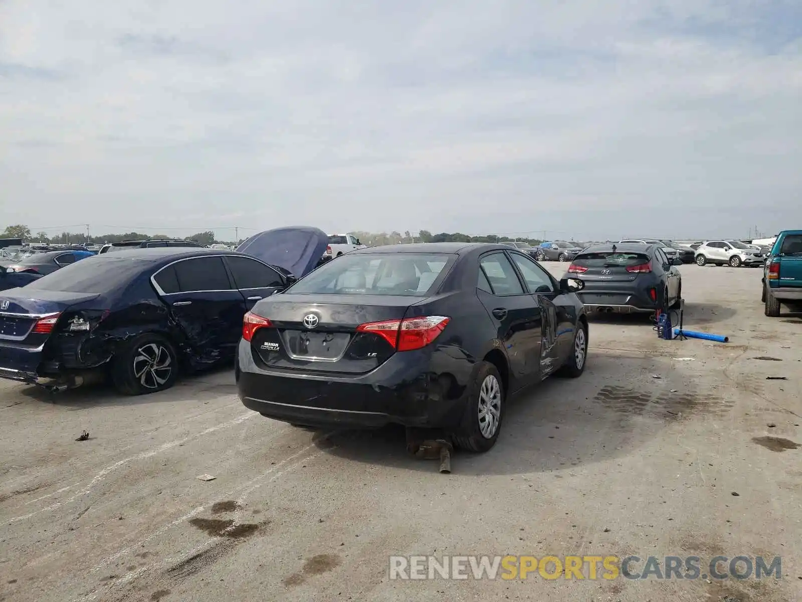 4 Photograph of a damaged car 2T1BURHE4KC229002 TOYOTA COROLLA 2019