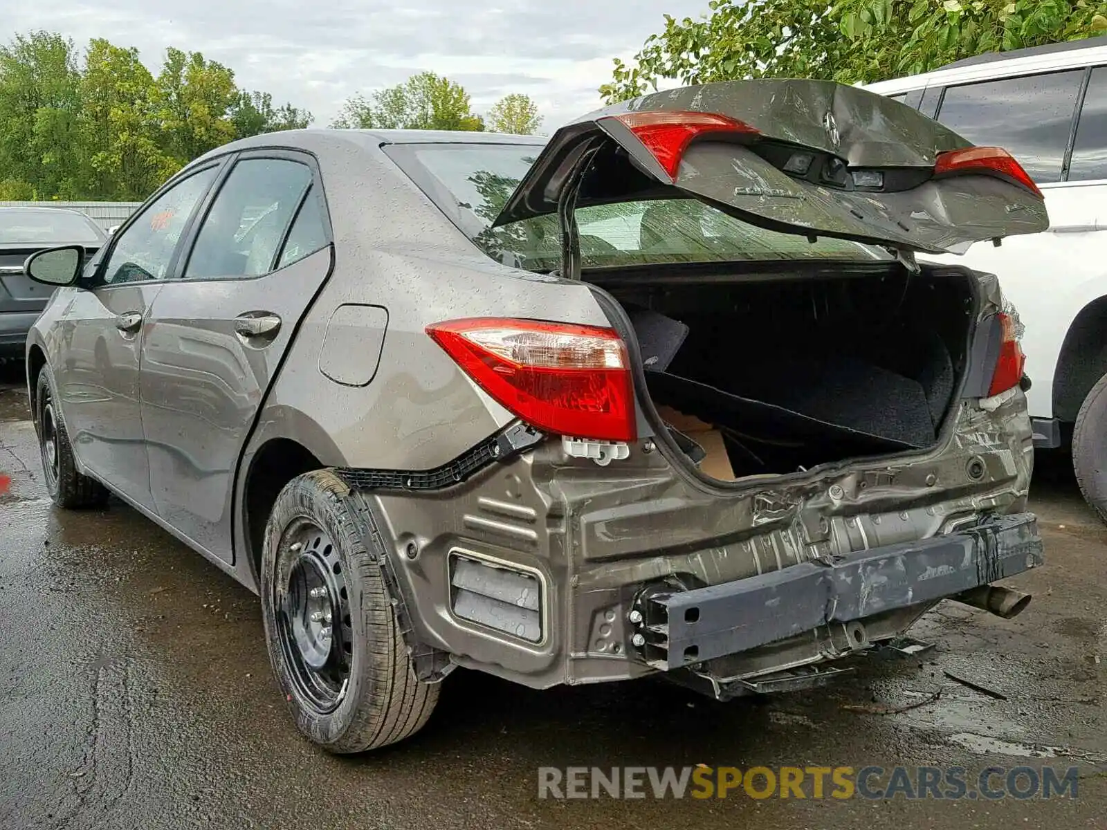 3 Photograph of a damaged car 2T1BURHE4KC230165 TOYOTA COROLLA 2019