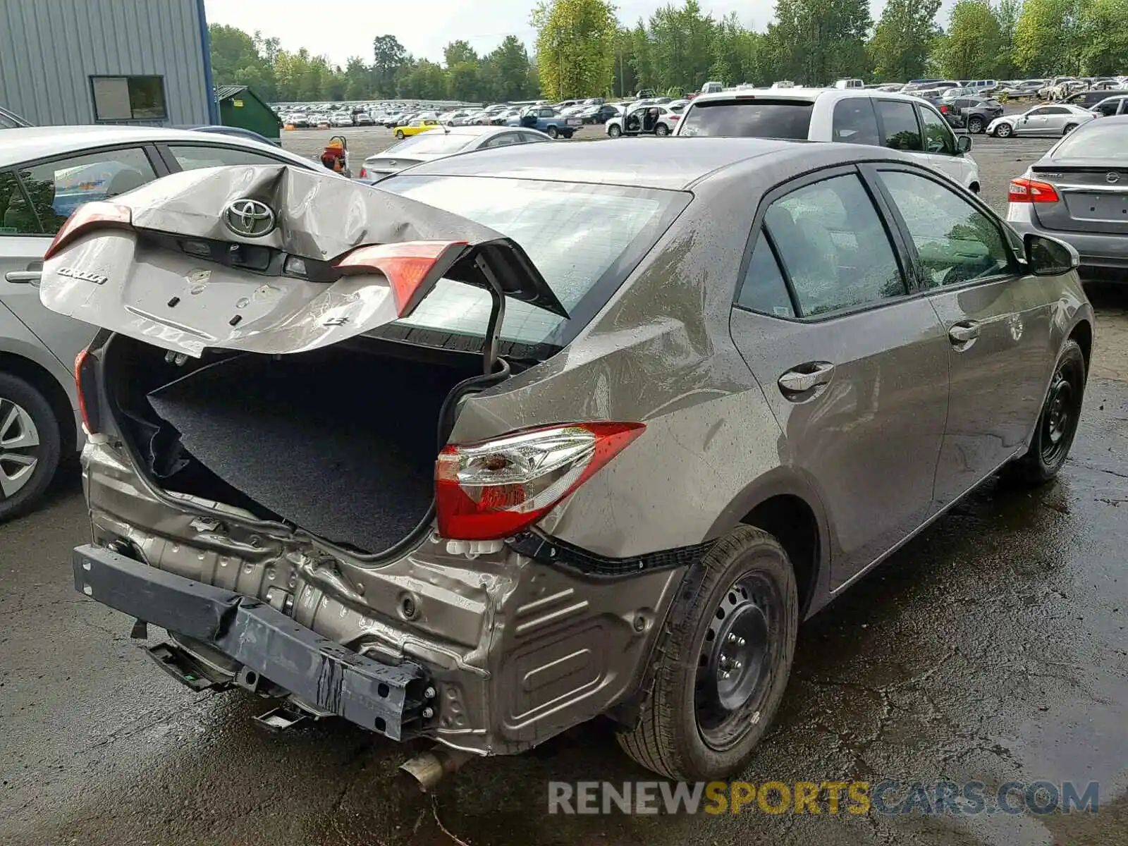 4 Photograph of a damaged car 2T1BURHE4KC230165 TOYOTA COROLLA 2019