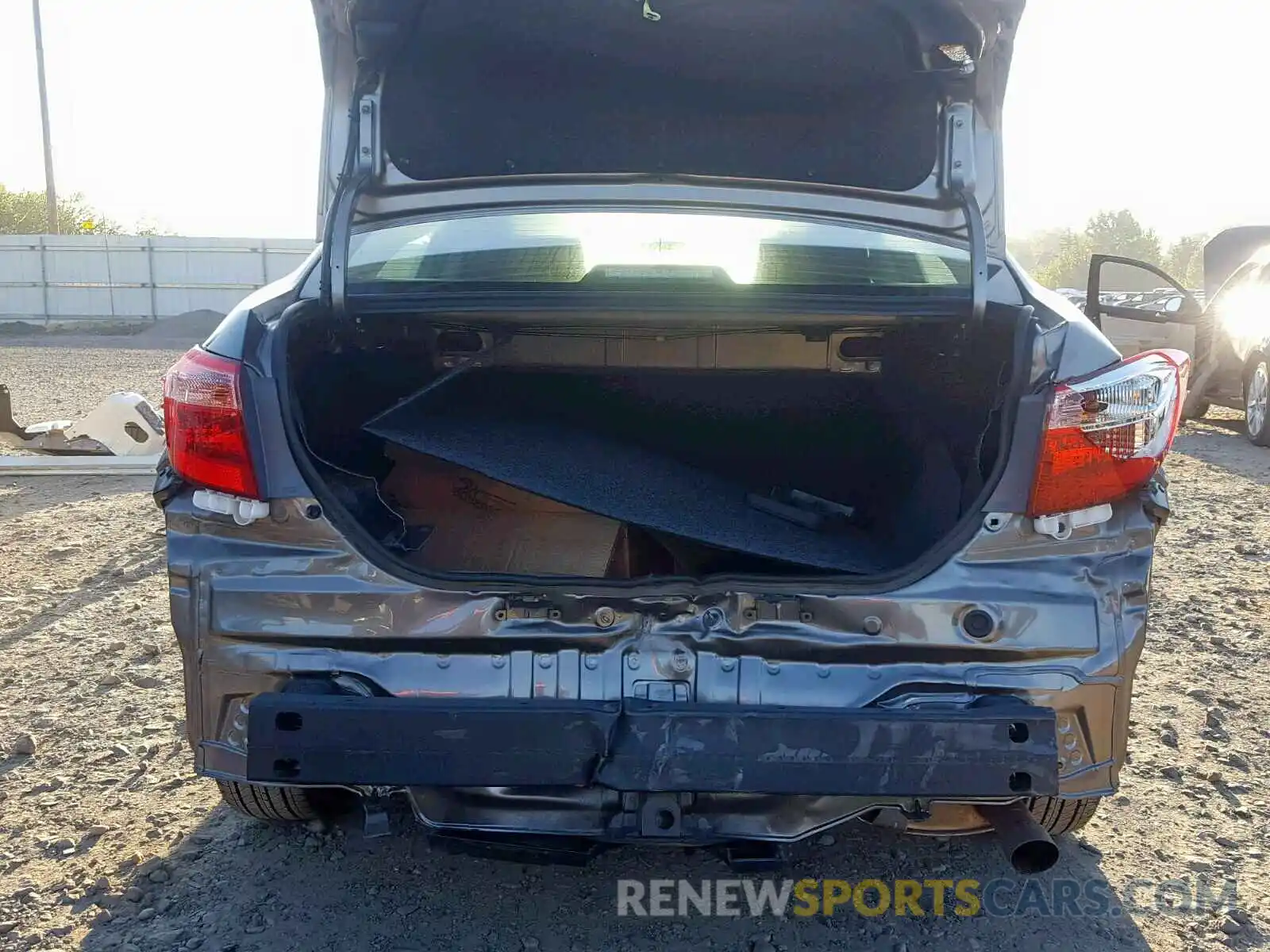 9 Photograph of a damaged car 2T1BURHE4KC230165 TOYOTA COROLLA 2019