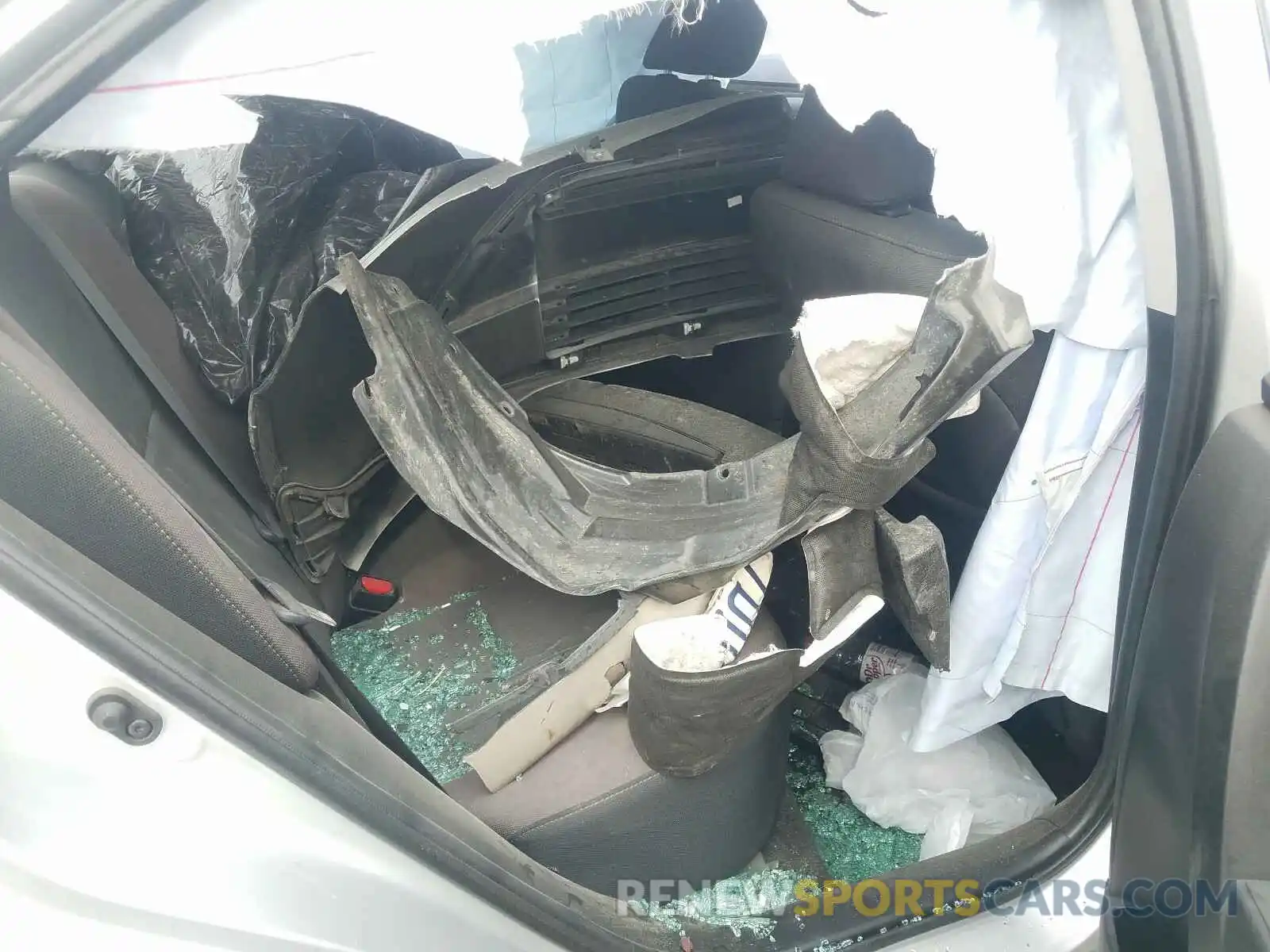 6 Photograph of a damaged car 2T1BURHE4KC230411 TOYOTA COROLLA 2019