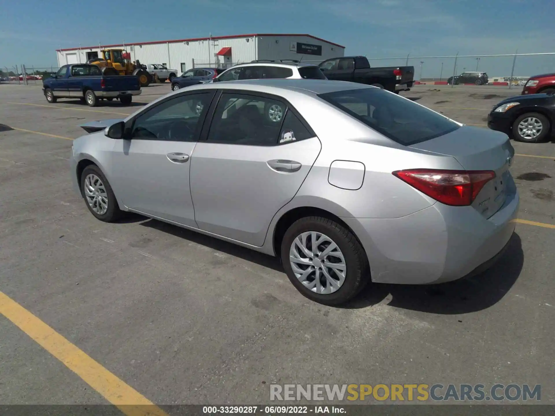 3 Photograph of a damaged car 2T1BURHE4KC230585 TOYOTA COROLLA 2019