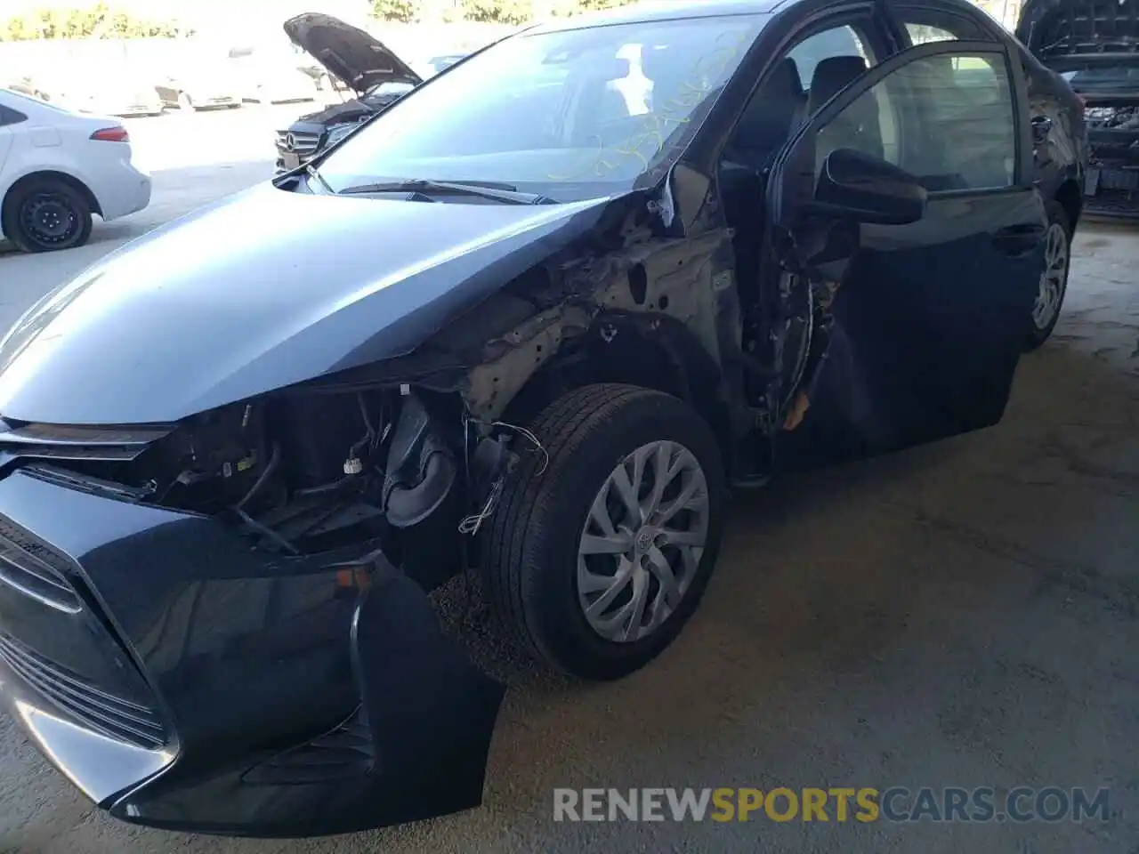 9 Photograph of a damaged car 2T1BURHE4KC231221 TOYOTA COROLLA 2019