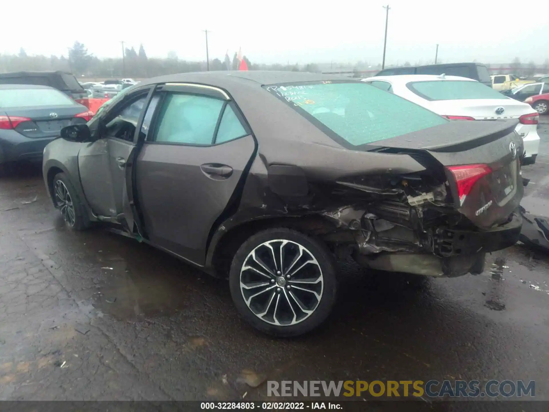 3 Photograph of a damaged car 2T1BURHE4KC231879 TOYOTA COROLLA 2019