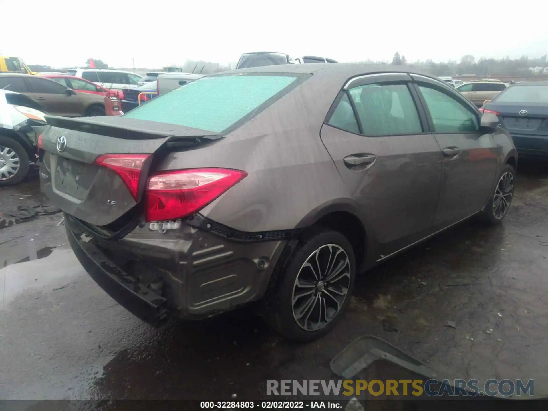 4 Photograph of a damaged car 2T1BURHE4KC231879 TOYOTA COROLLA 2019