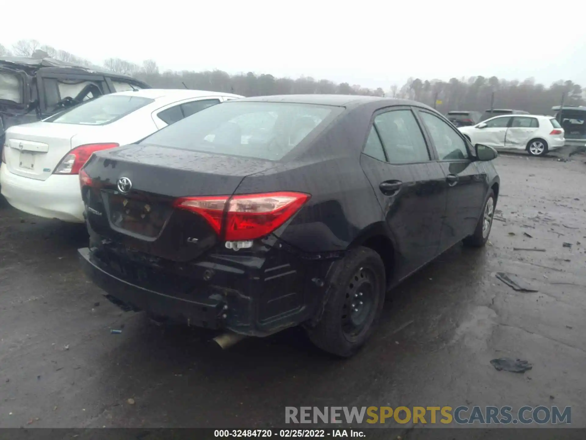 4 Photograph of a damaged car 2T1BURHE4KC232286 TOYOTA COROLLA 2019