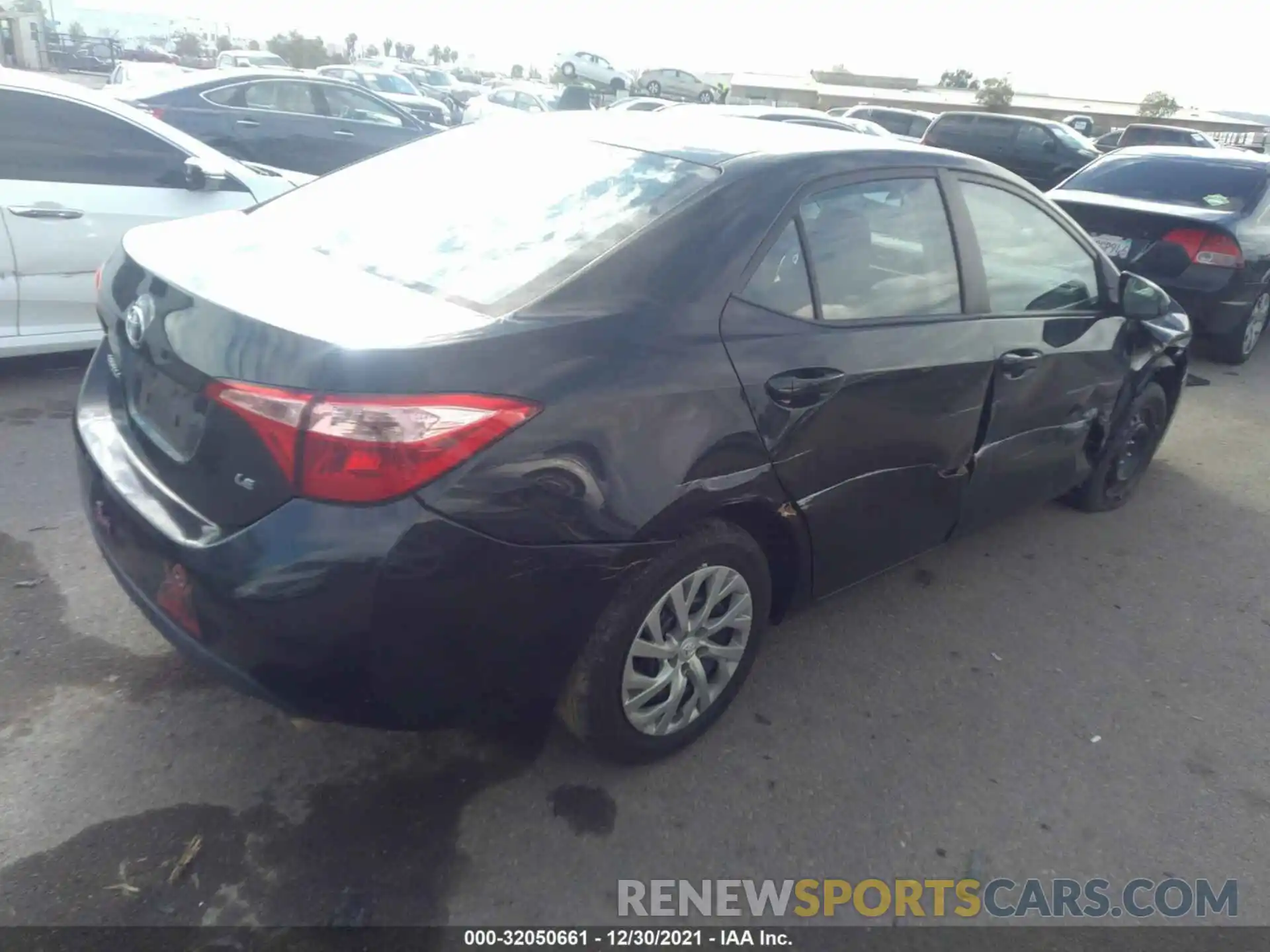 4 Photograph of a damaged car 2T1BURHE4KC232529 TOYOTA COROLLA 2019