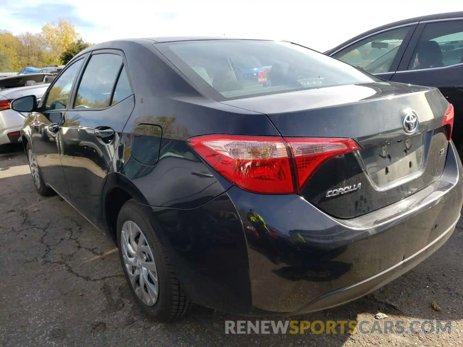 3 Photograph of a damaged car 2T1BURHE4KC232823 TOYOTA COROLLA 2019