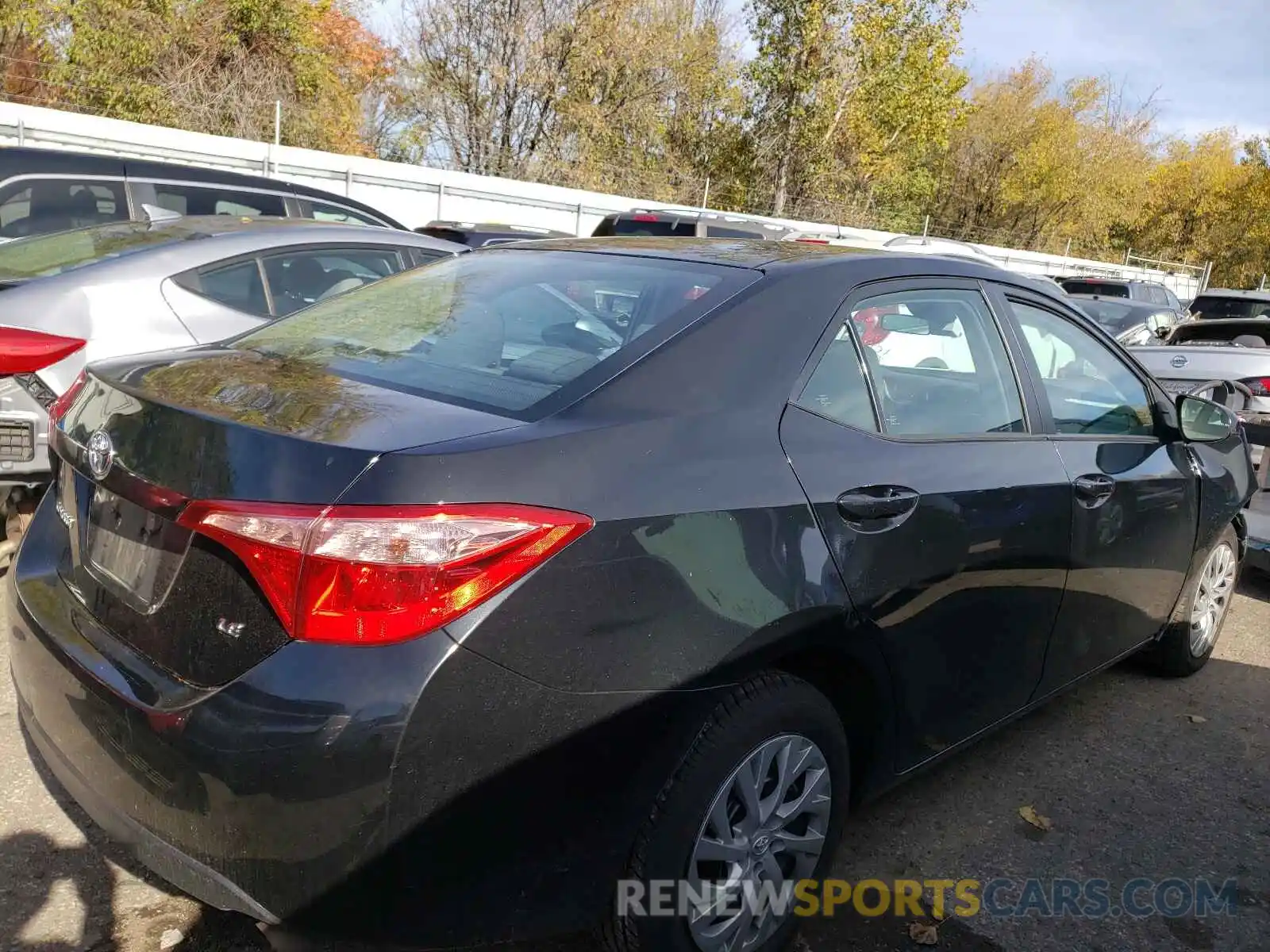 4 Photograph of a damaged car 2T1BURHE4KC232823 TOYOTA COROLLA 2019