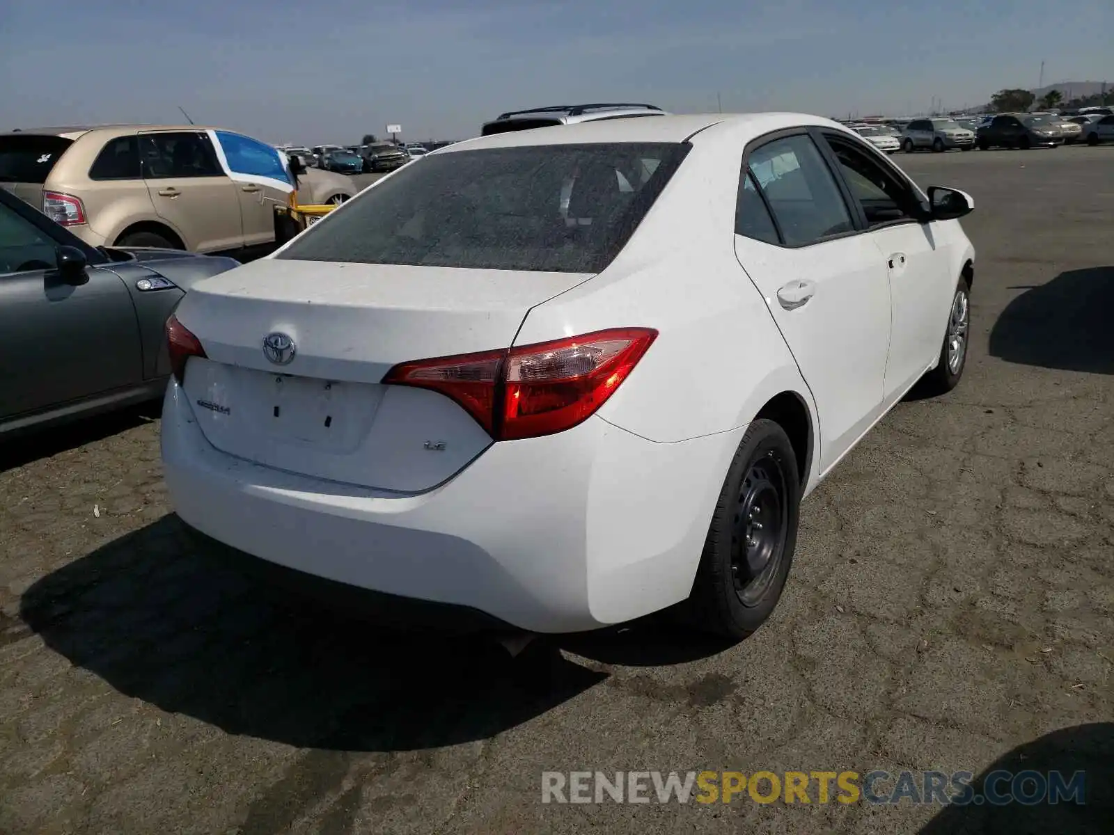 4 Photograph of a damaged car 2T1BURHE4KC233955 TOYOTA COROLLA 2019