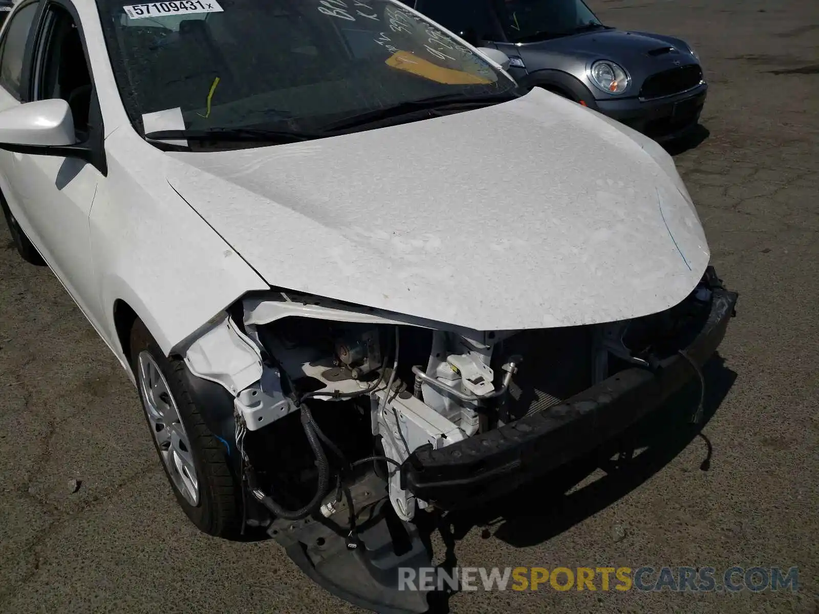 9 Photograph of a damaged car 2T1BURHE4KC233955 TOYOTA COROLLA 2019