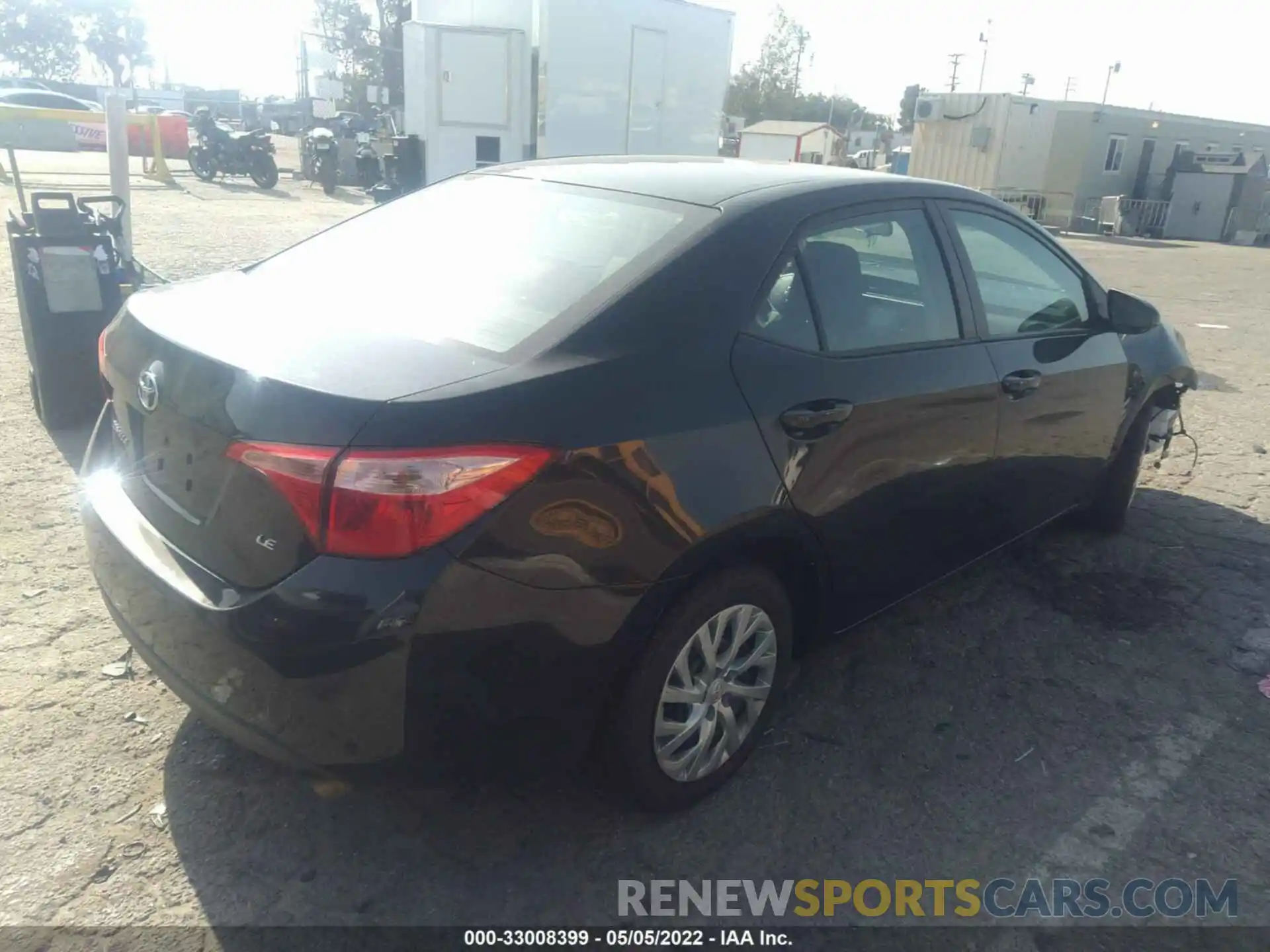 4 Photograph of a damaged car 2T1BURHE4KC233972 TOYOTA COROLLA 2019