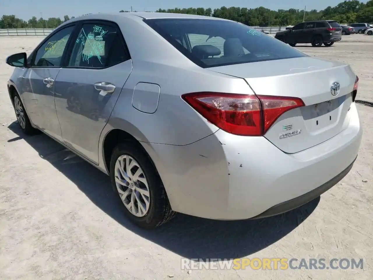 3 Photograph of a damaged car 2T1BURHE4KC234040 TOYOTA COROLLA 2019