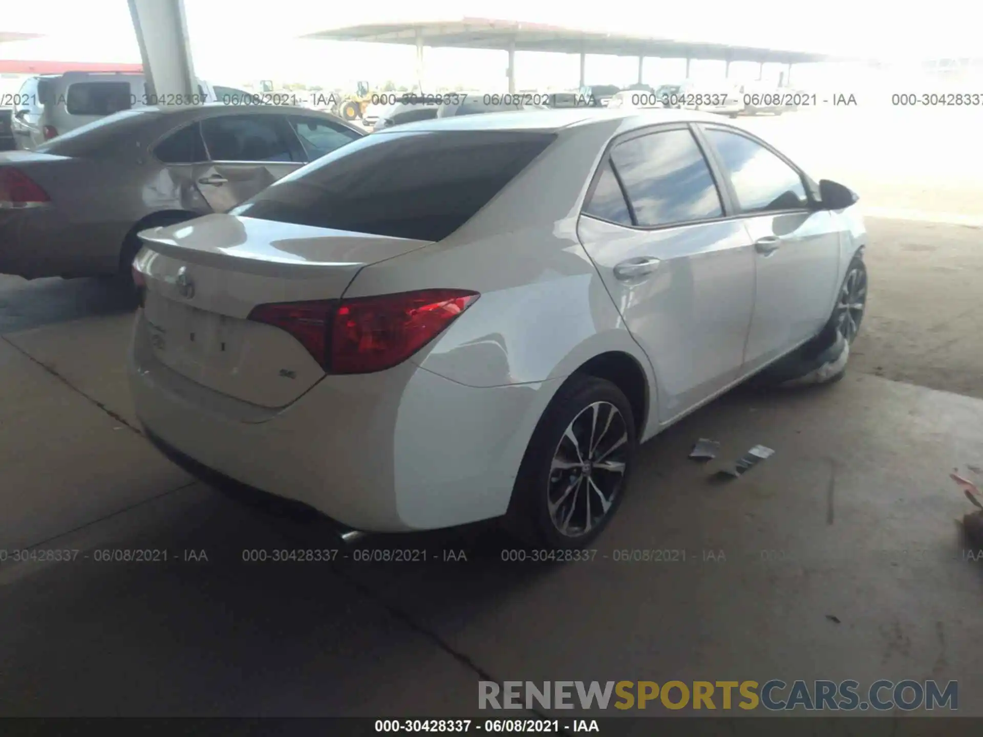 4 Photograph of a damaged car 2T1BURHE4KC234524 TOYOTA COROLLA 2019