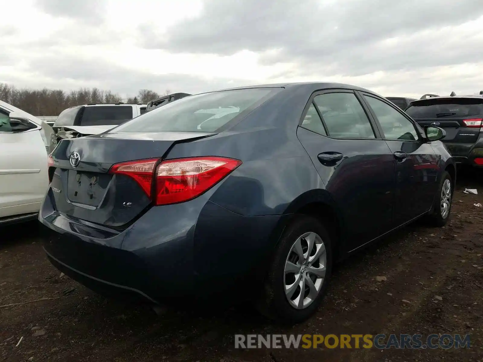 4 Photograph of a damaged car 2T1BURHE4KC235415 TOYOTA COROLLA 2019