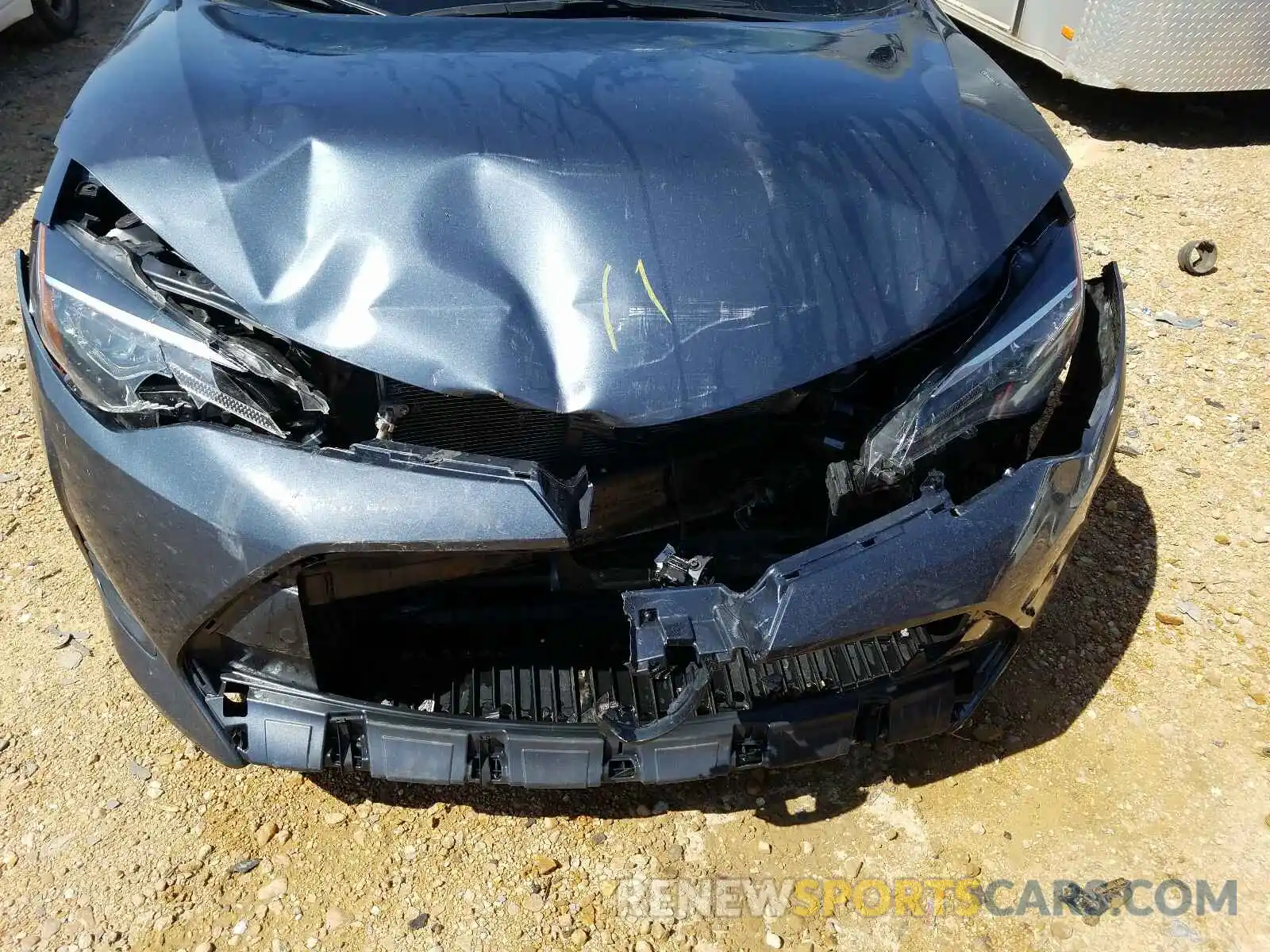 9 Photograph of a damaged car 2T1BURHE4KC236404 TOYOTA COROLLA 2019