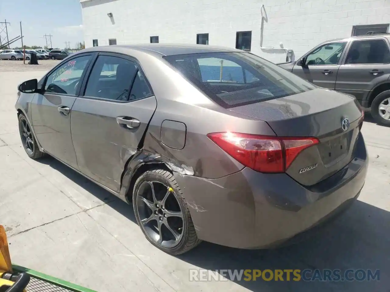 3 Photograph of a damaged car 2T1BURHE4KC236760 TOYOTA COROLLA 2019