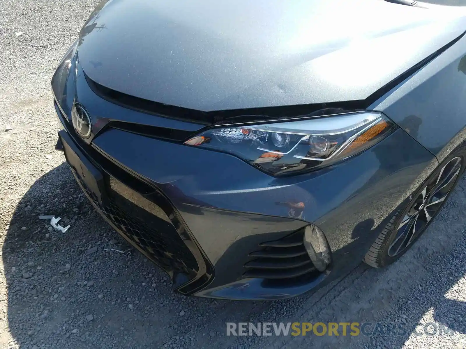 9 Photograph of a damaged car 2T1BURHE4KC237410 TOYOTA COROLLA 2019