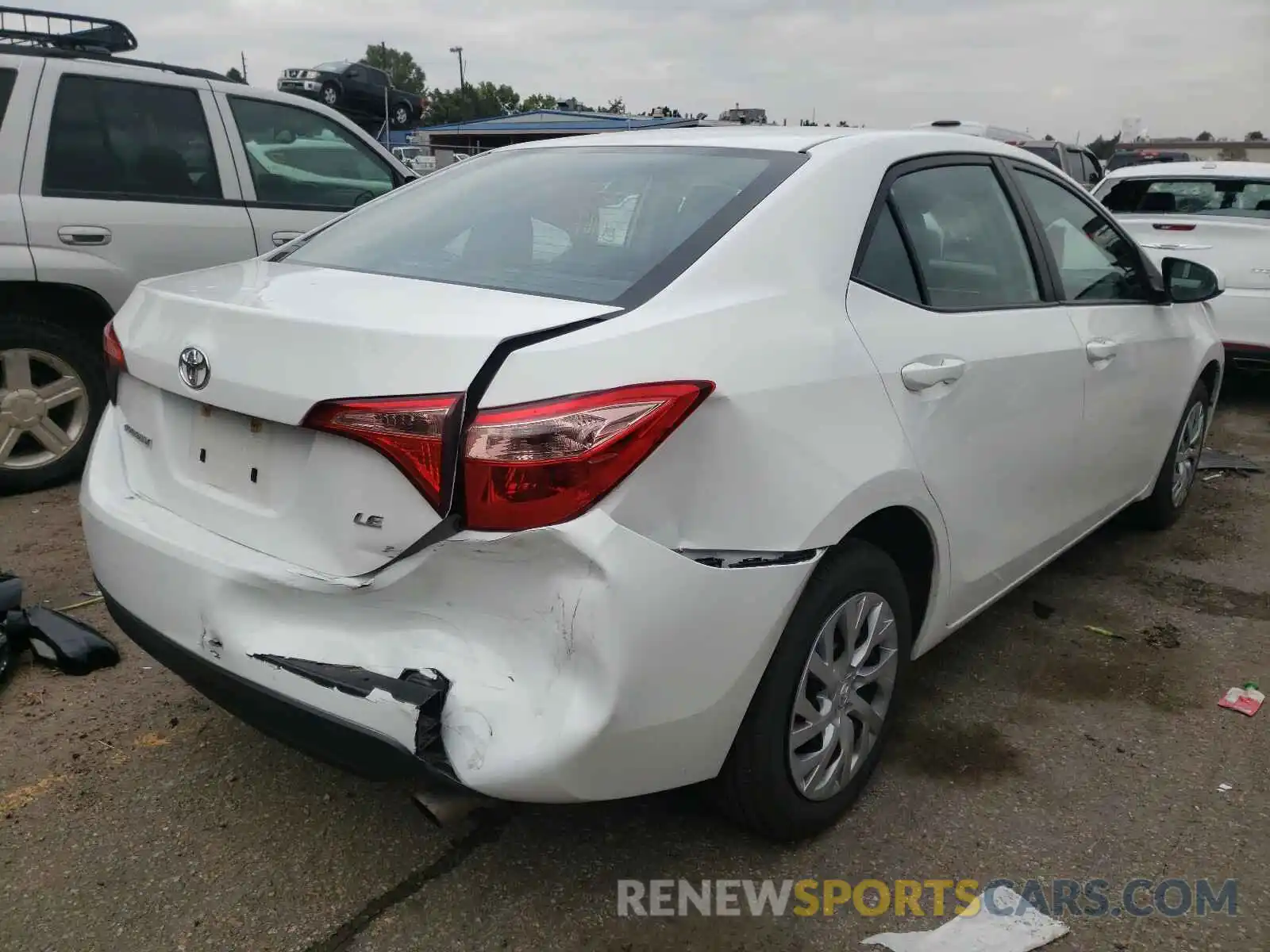 4 Photograph of a damaged car 2T1BURHE4KC237598 TOYOTA COROLLA 2019