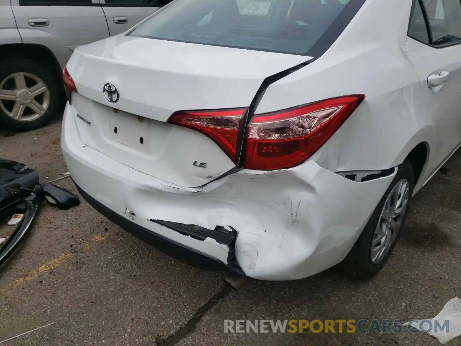 9 Photograph of a damaged car 2T1BURHE4KC237598 TOYOTA COROLLA 2019