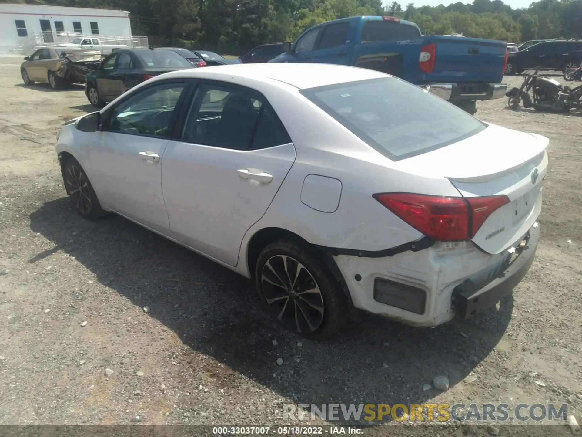 3 Photograph of a damaged car 2T1BURHE4KC238038 TOYOTA COROLLA 2019