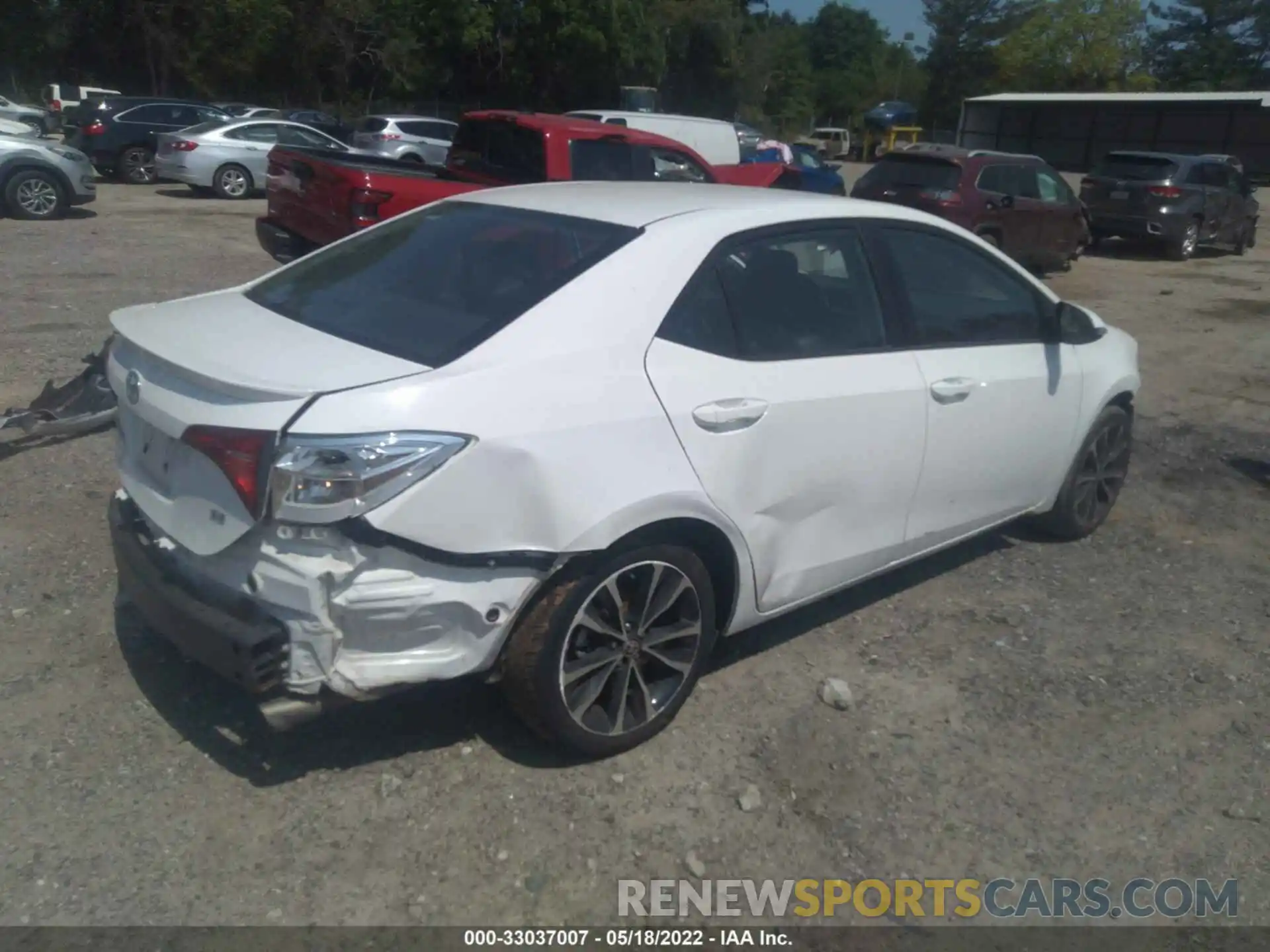 4 Photograph of a damaged car 2T1BURHE4KC238038 TOYOTA COROLLA 2019