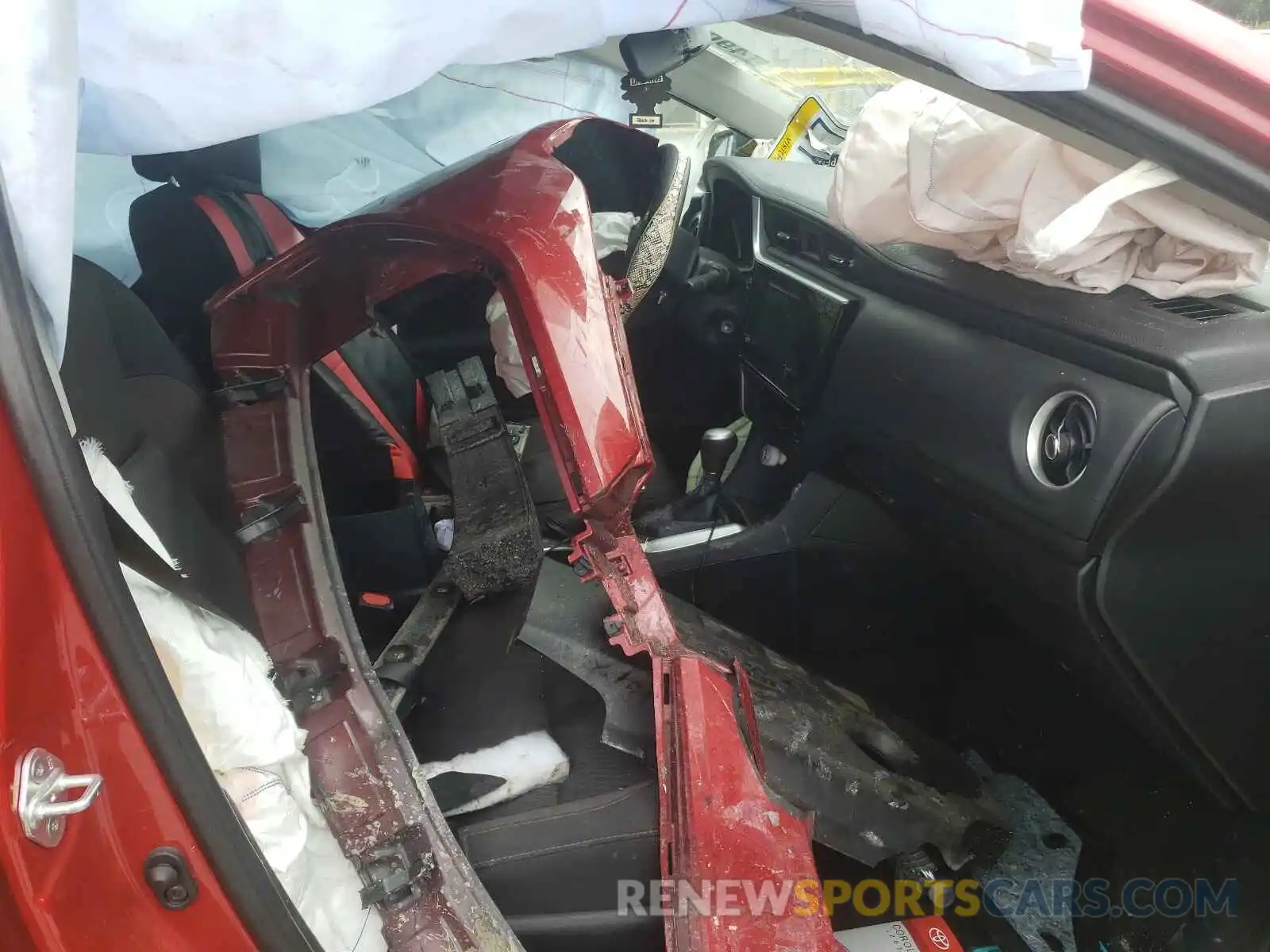 5 Photograph of a damaged car 2T1BURHE4KC238072 TOYOTA COROLLA 2019