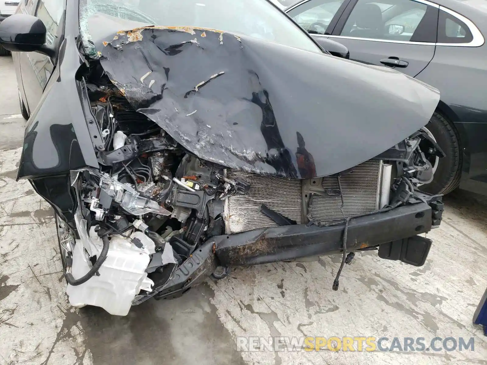 9 Photograph of a damaged car 2T1BURHE4KC238461 TOYOTA COROLLA 2019