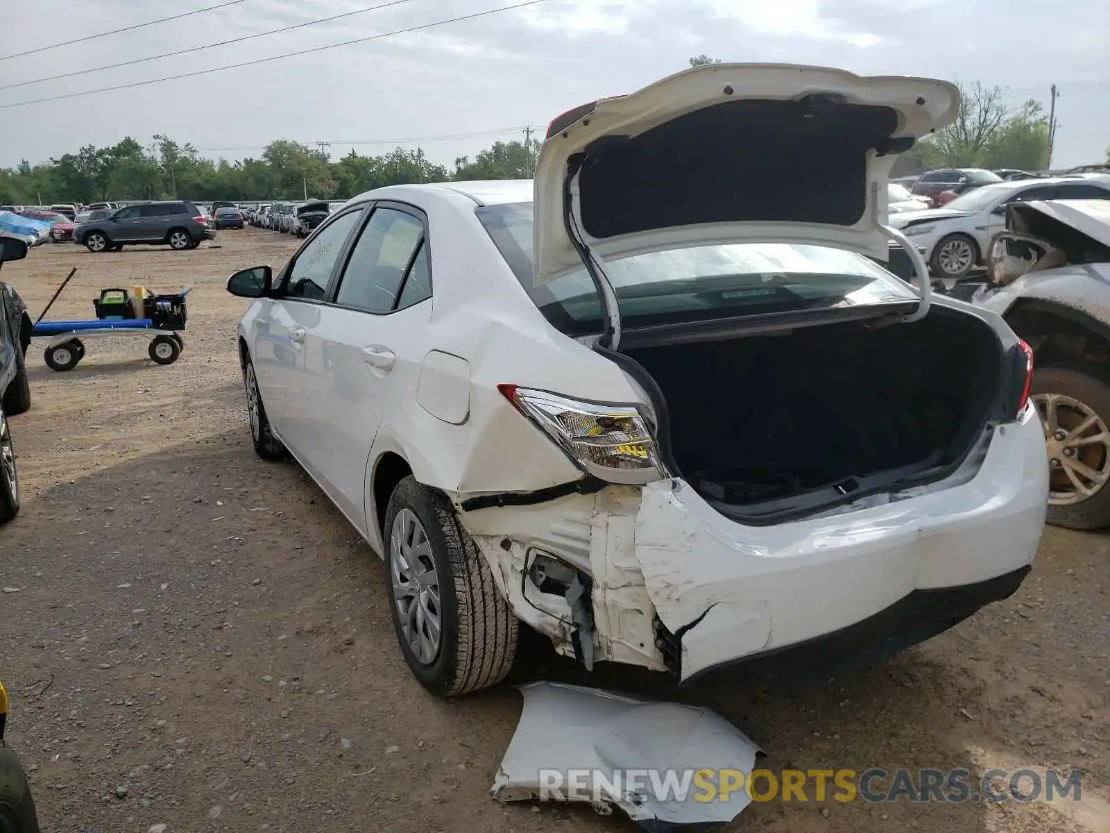 3 Photograph of a damaged car 2T1BURHE4KC238895 TOYOTA COROLLA 2019